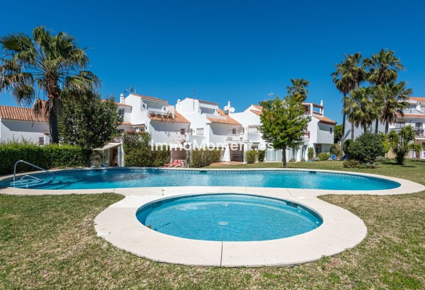 Resale - Townhouse - Estepona - Atalaya