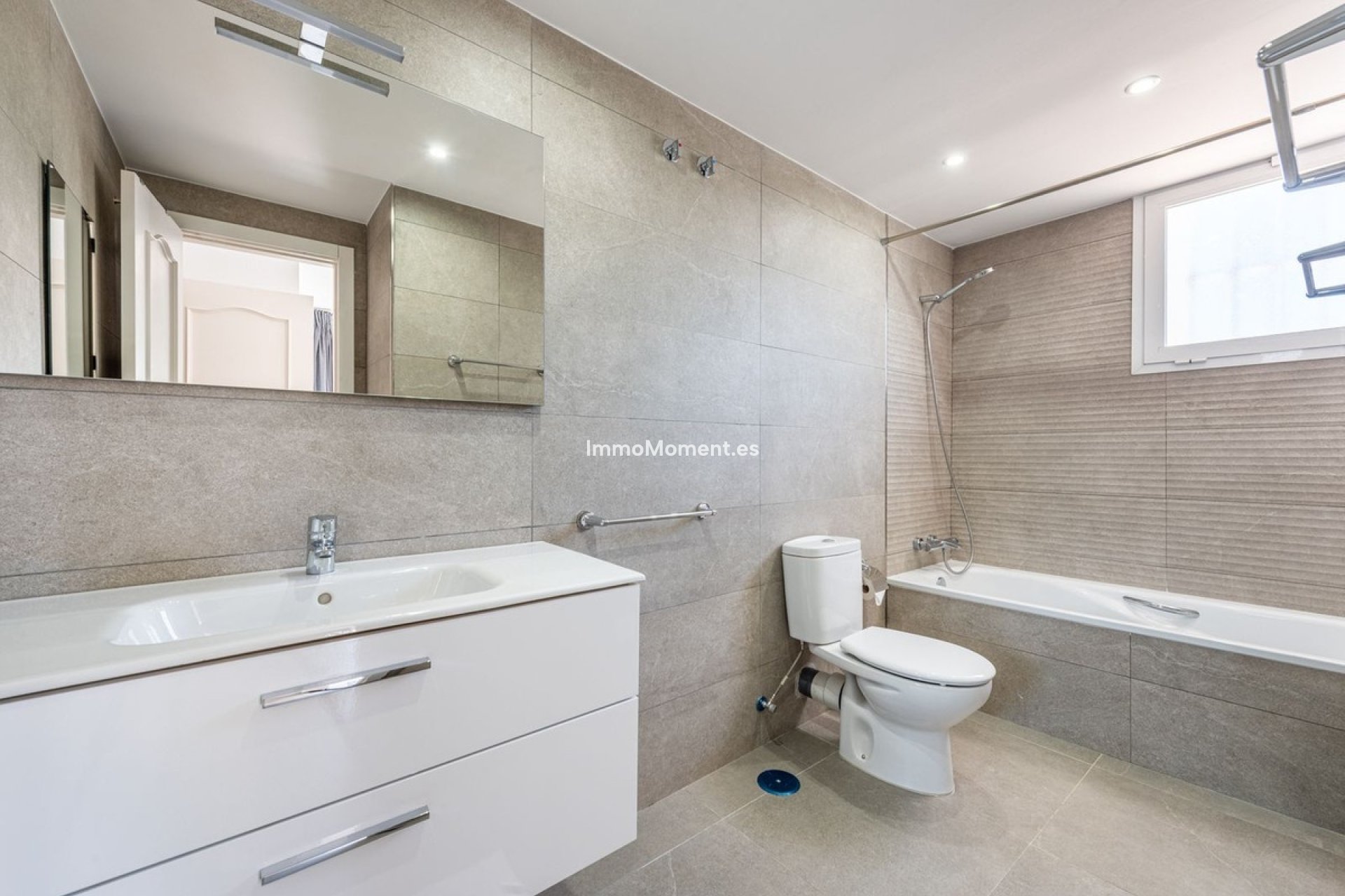 Resale - Townhouse - Estepona - Atalaya