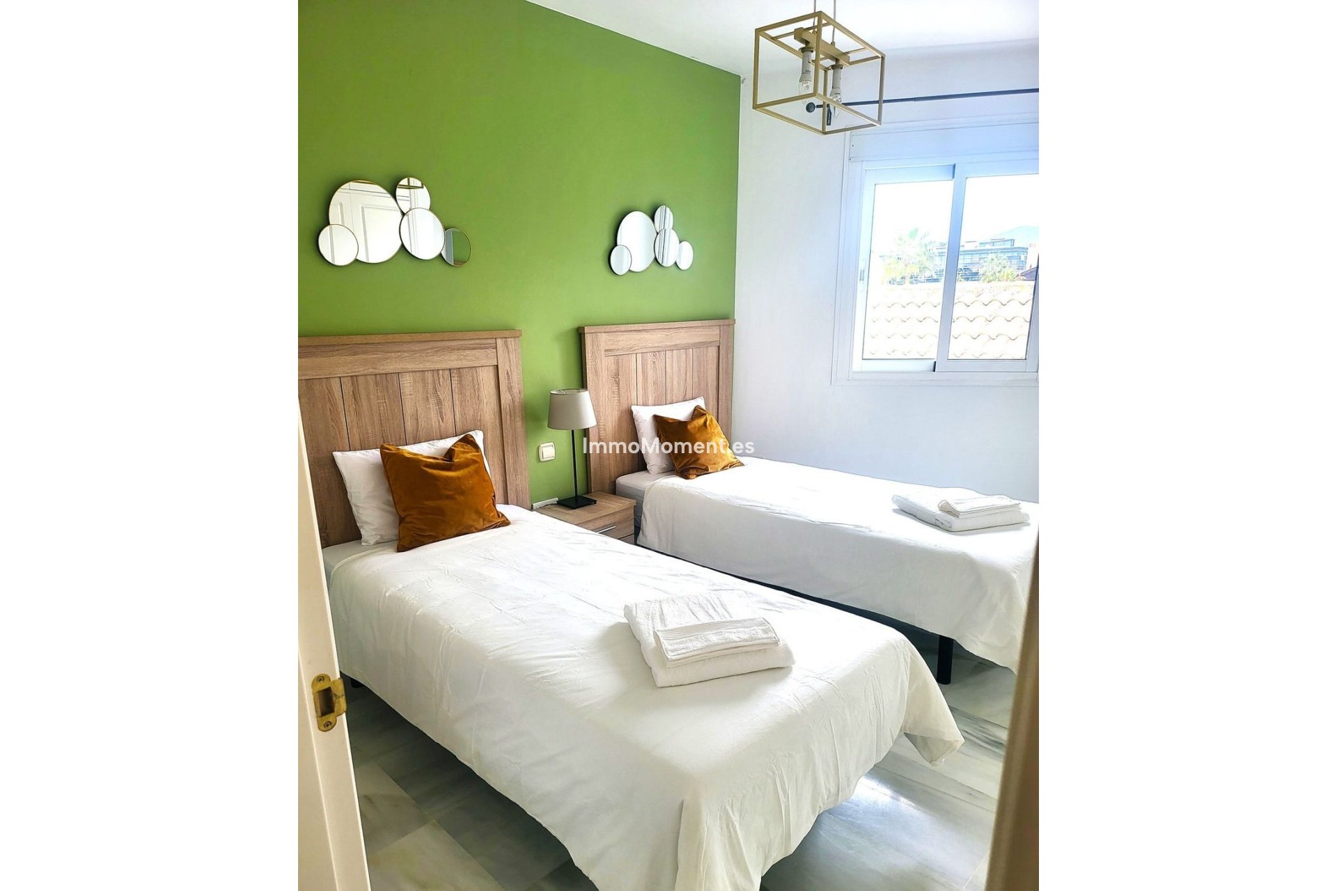 Resale - Townhouse - Estepona - Benamara