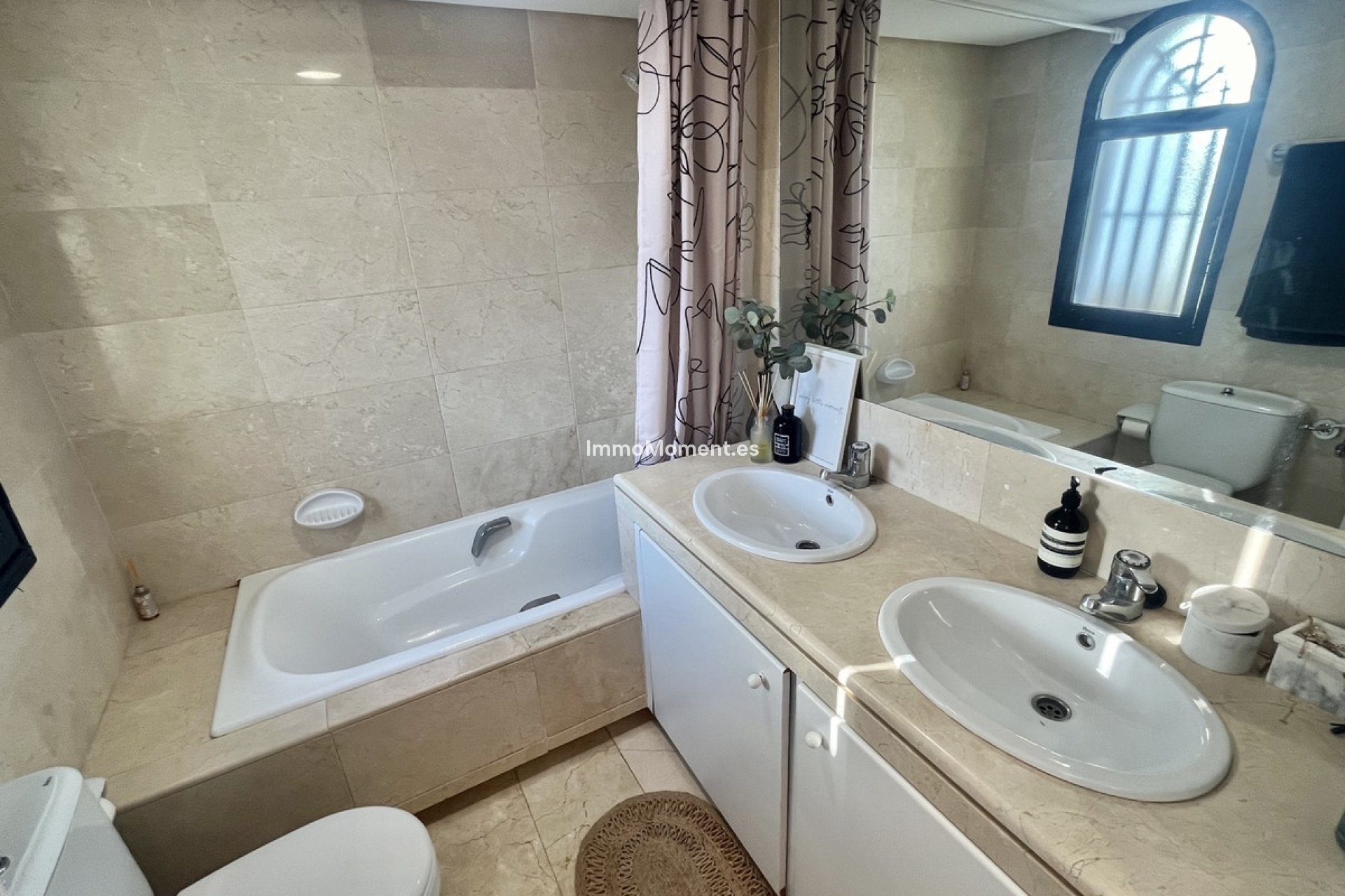 Resale - Townhouse - Estepona - Costalita