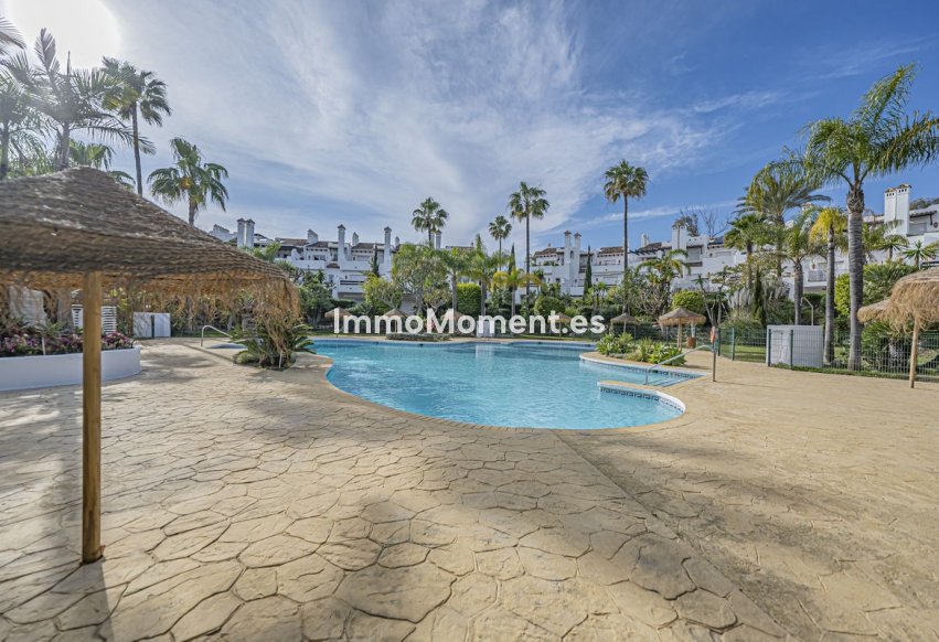 Resale - Townhouse - Estepona - Costalita