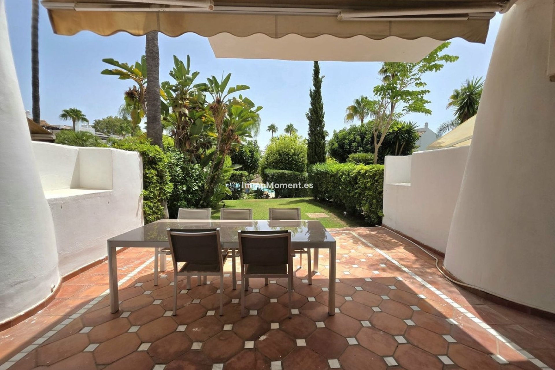 Resale - Townhouse - Estepona - Costalita