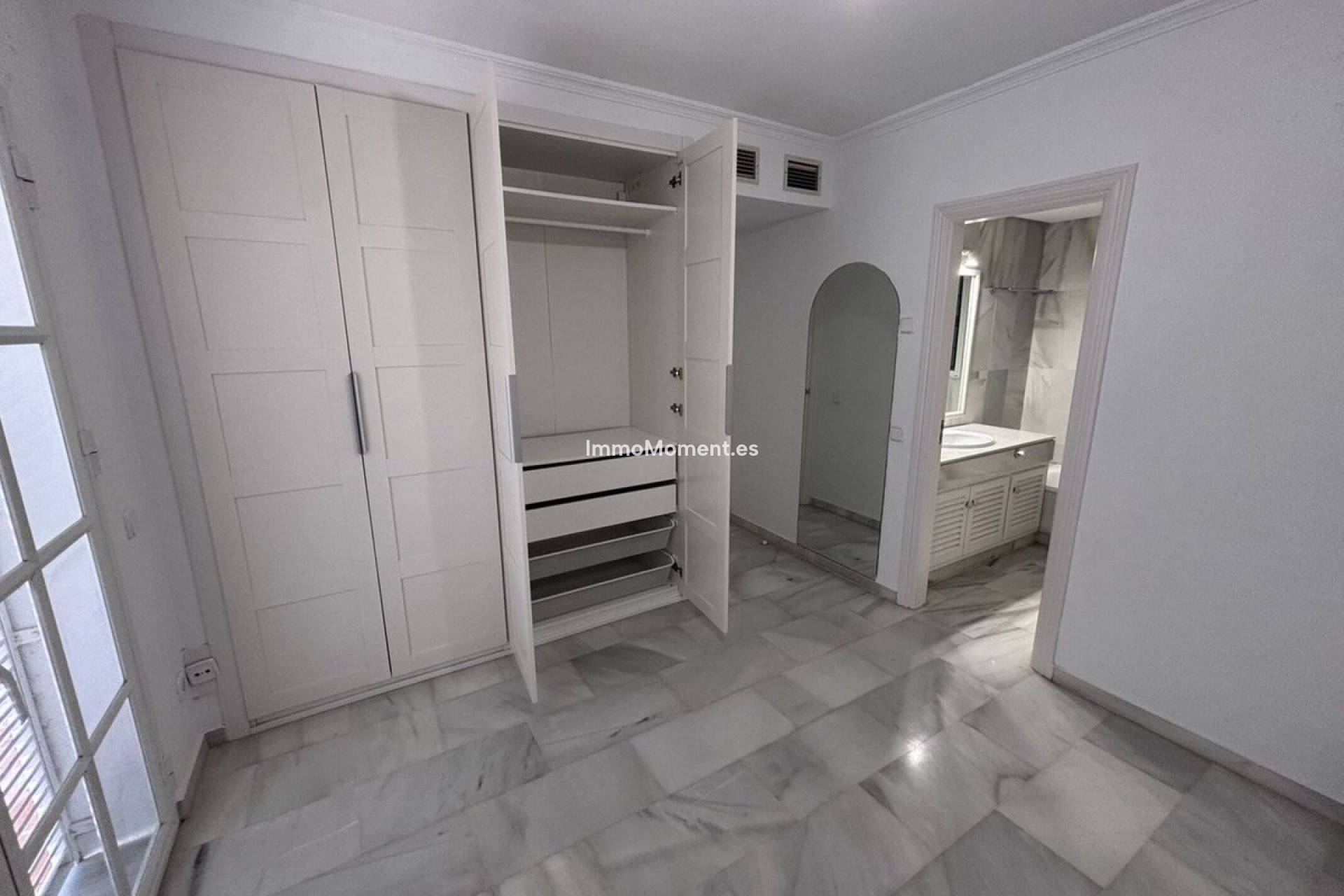 Resale - Townhouse - Estepona - Estepona Centro