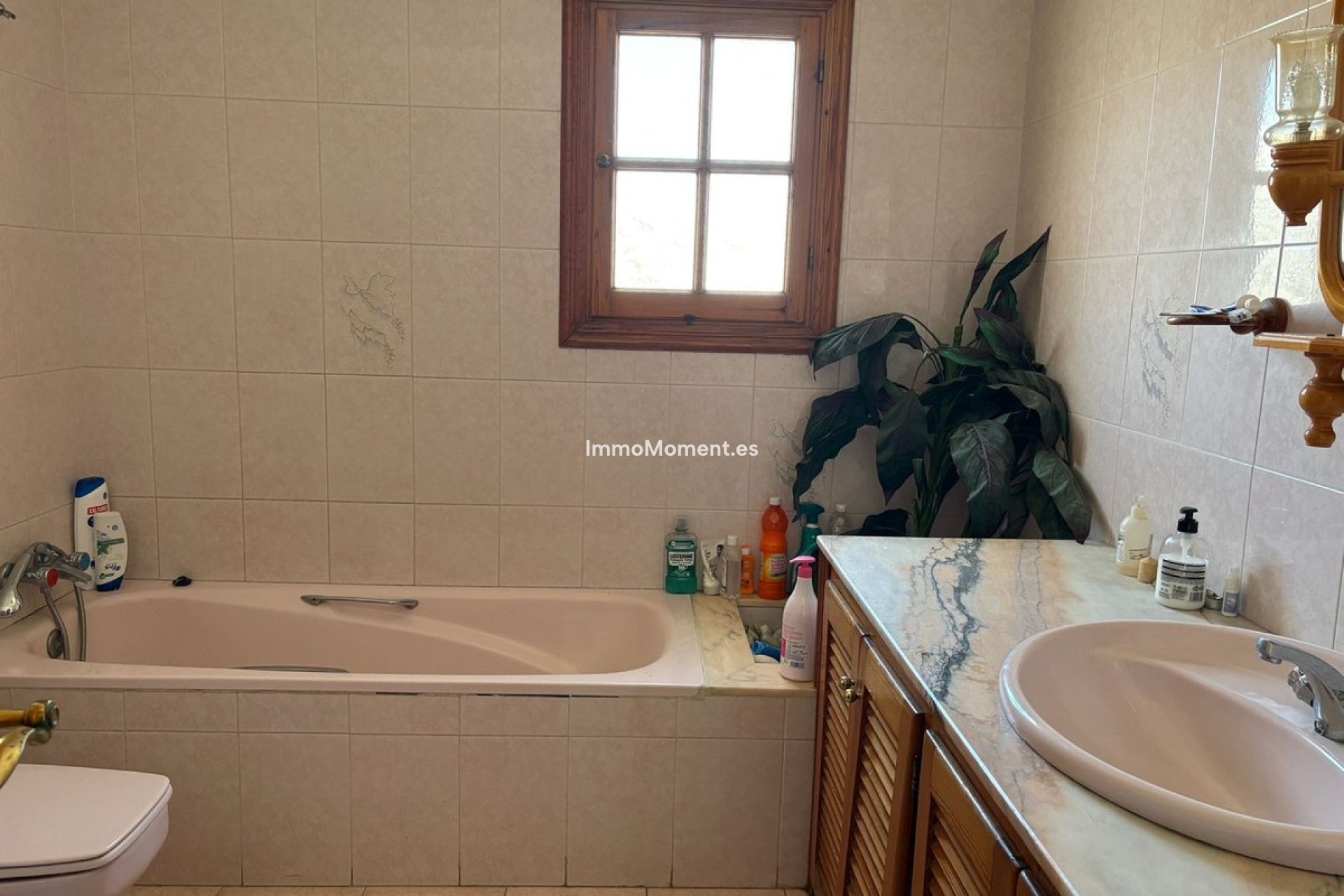 Resale - Townhouse - Estepona - Estepona Centro