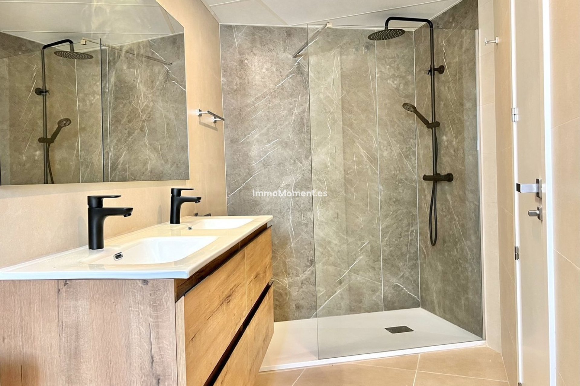 Resale - Townhouse - Estepona - Estepona Centro