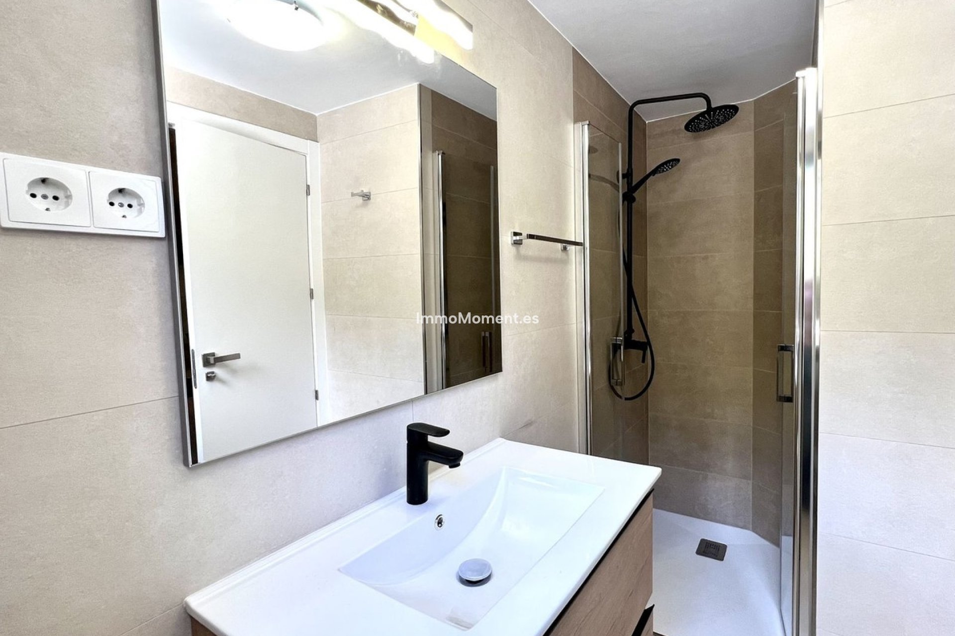 Resale - Townhouse - Estepona - Estepona Centro