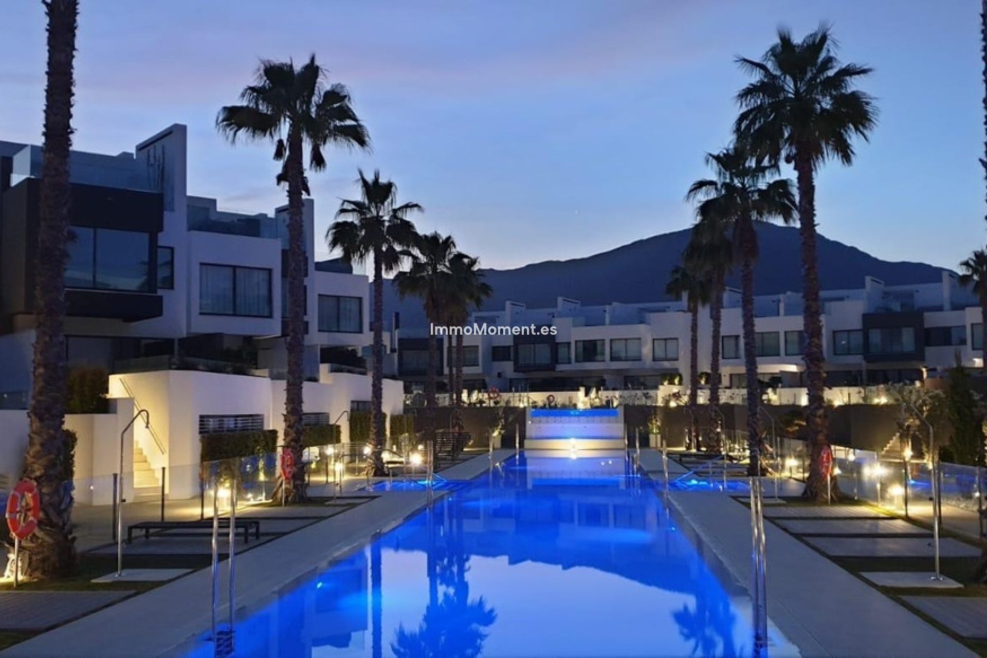 Resale - Townhouse - Estepona - Estepona Centro