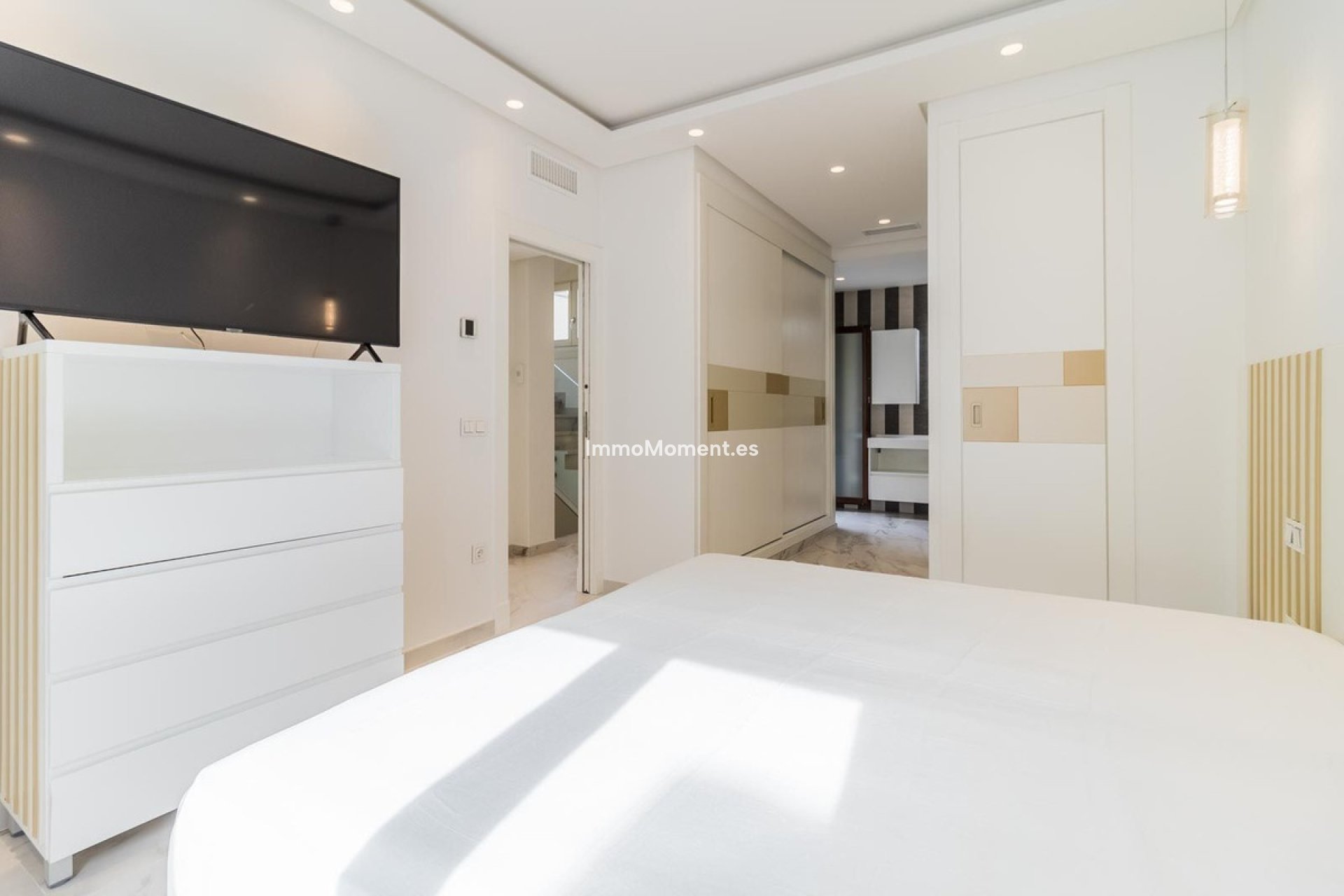 Resale - Townhouse - Estepona - Estepona Centro