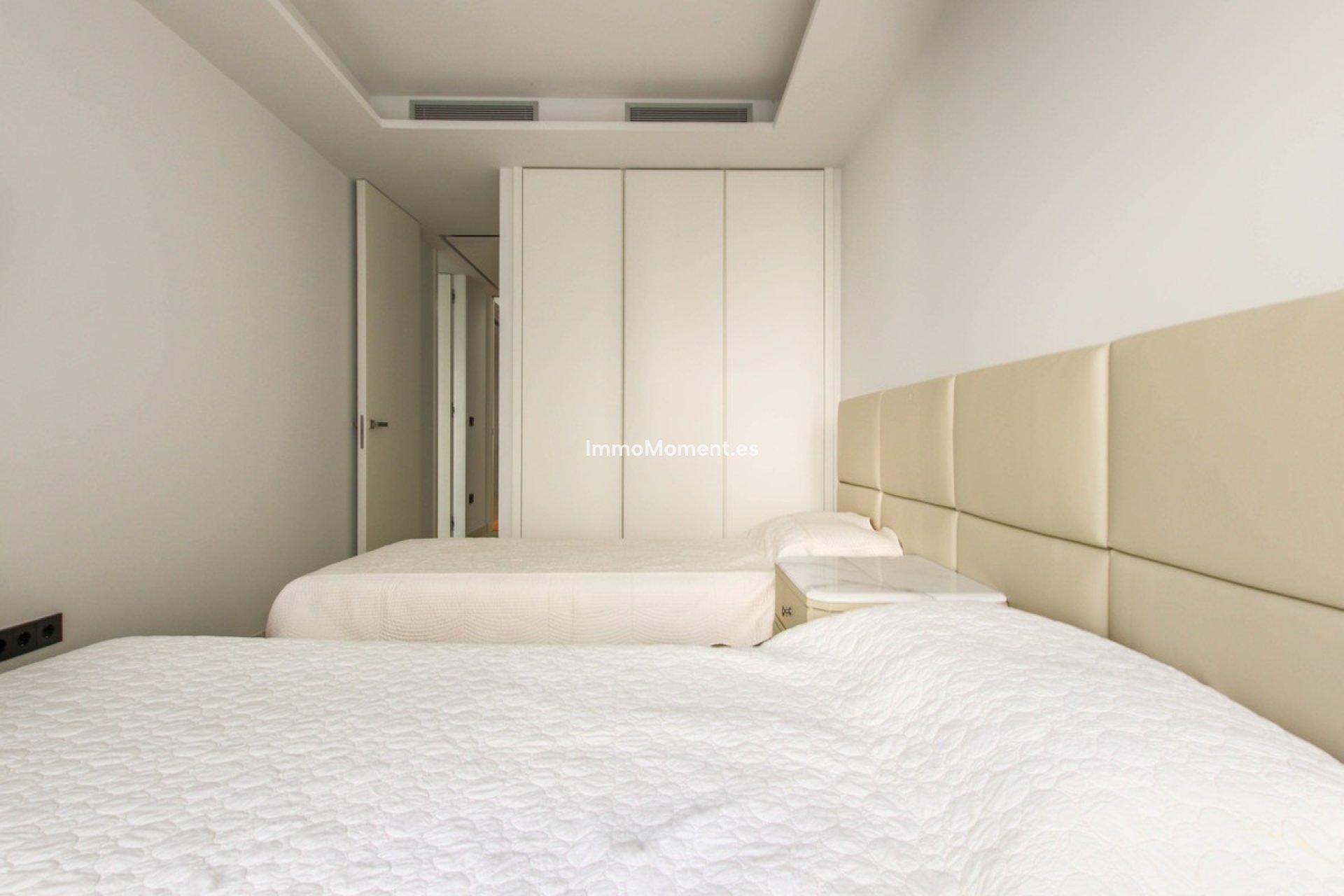 Resale - Townhouse - Estepona - Estepona Centro