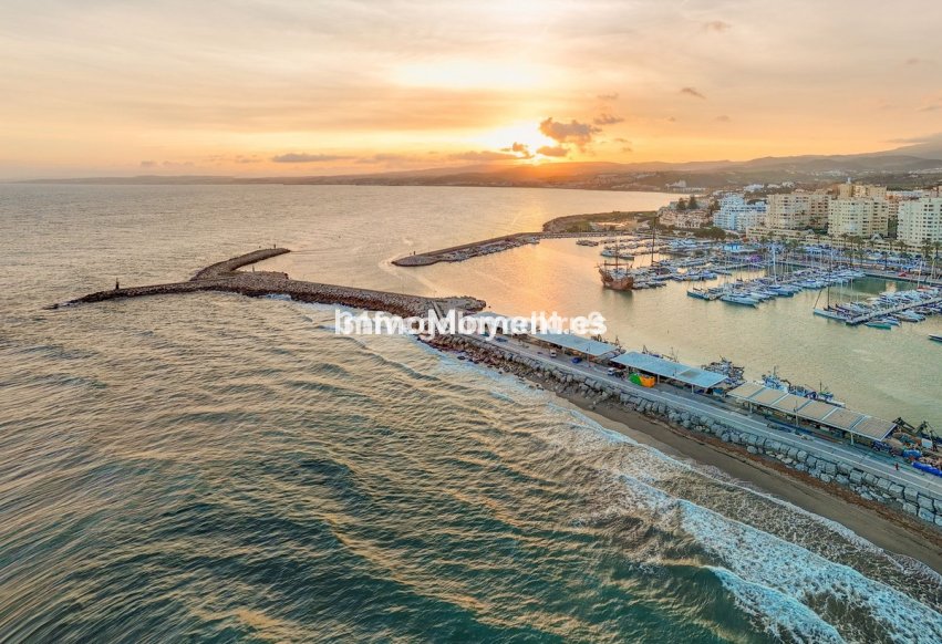 Resale - Townhouse - Estepona - Estepona Centro