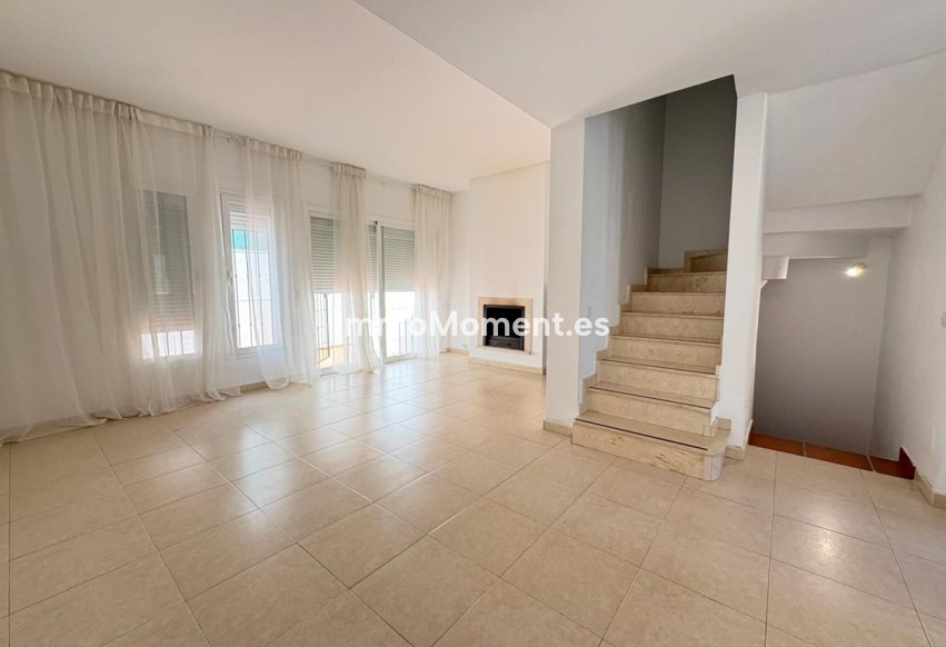Resale - Townhouse - Estepona - Estepona Centro