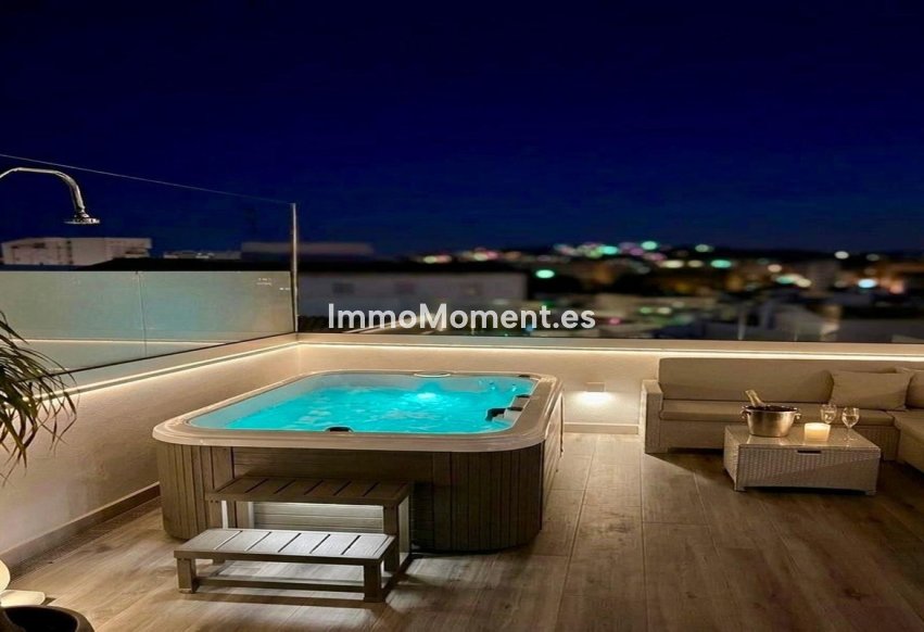 Resale - Townhouse - Estepona - Estepona Centro