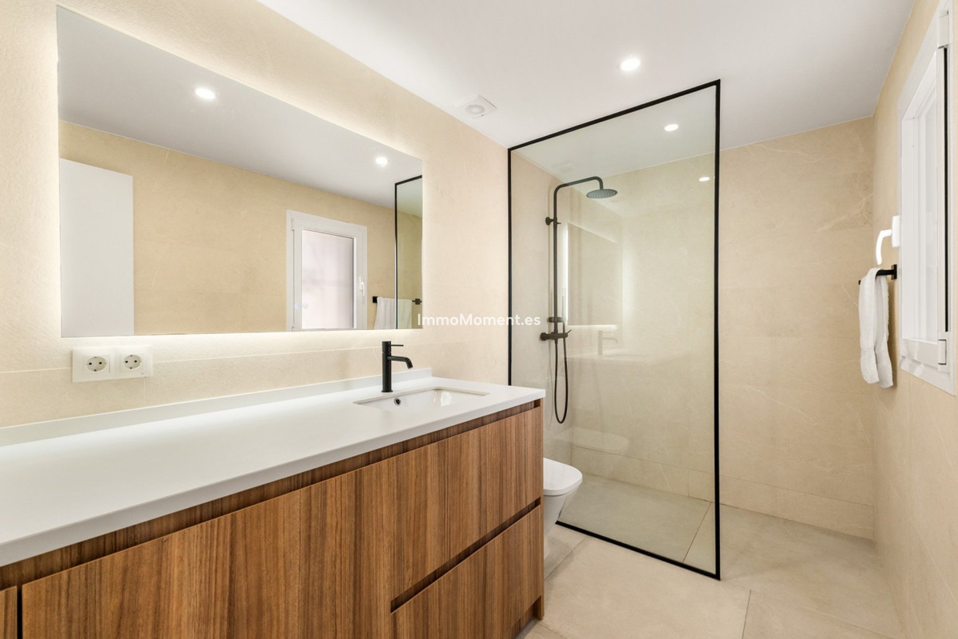 Resale - Townhouse - Estepona - Estepona Centro