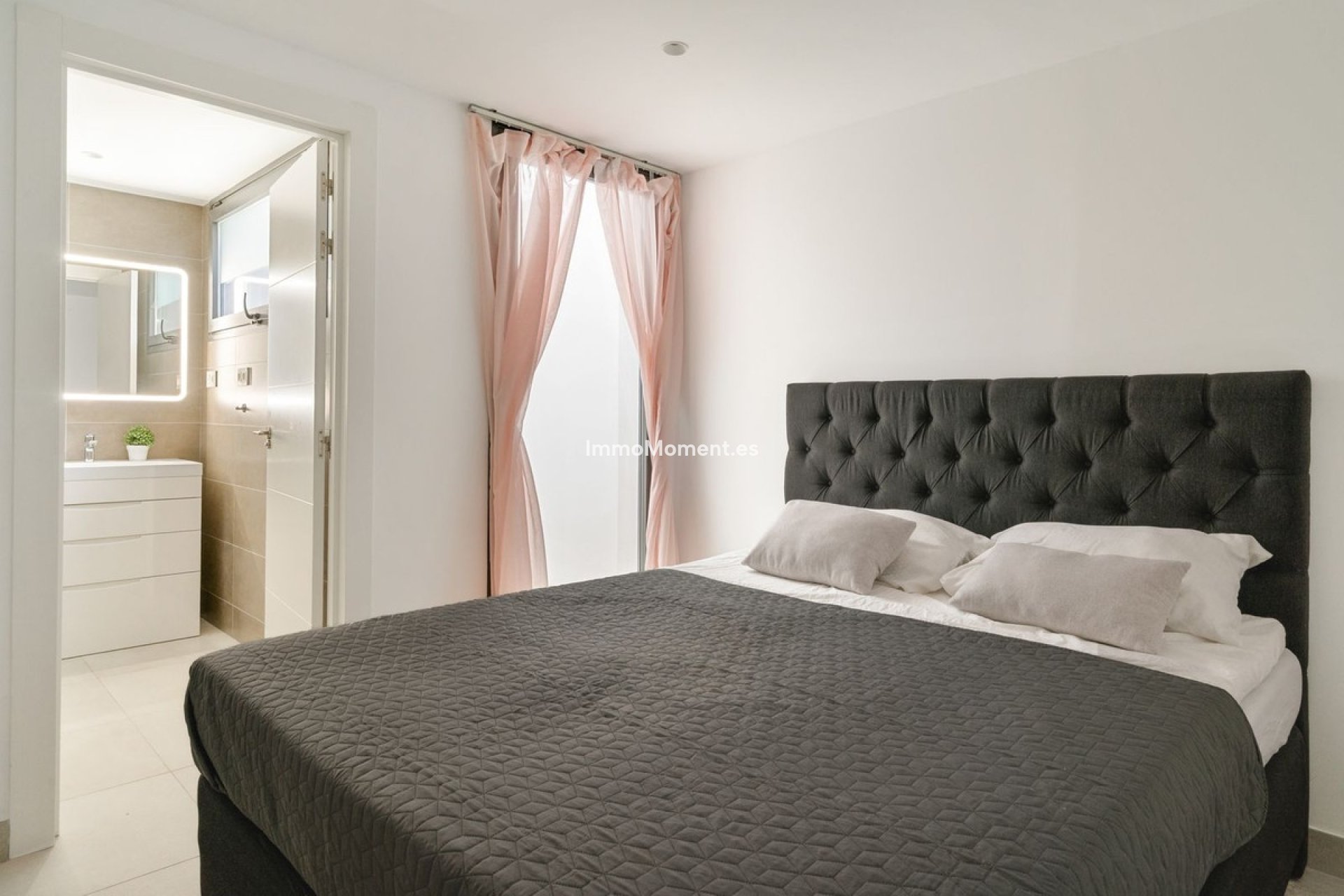 Resale - Townhouse - Estepona - Estepona Centro