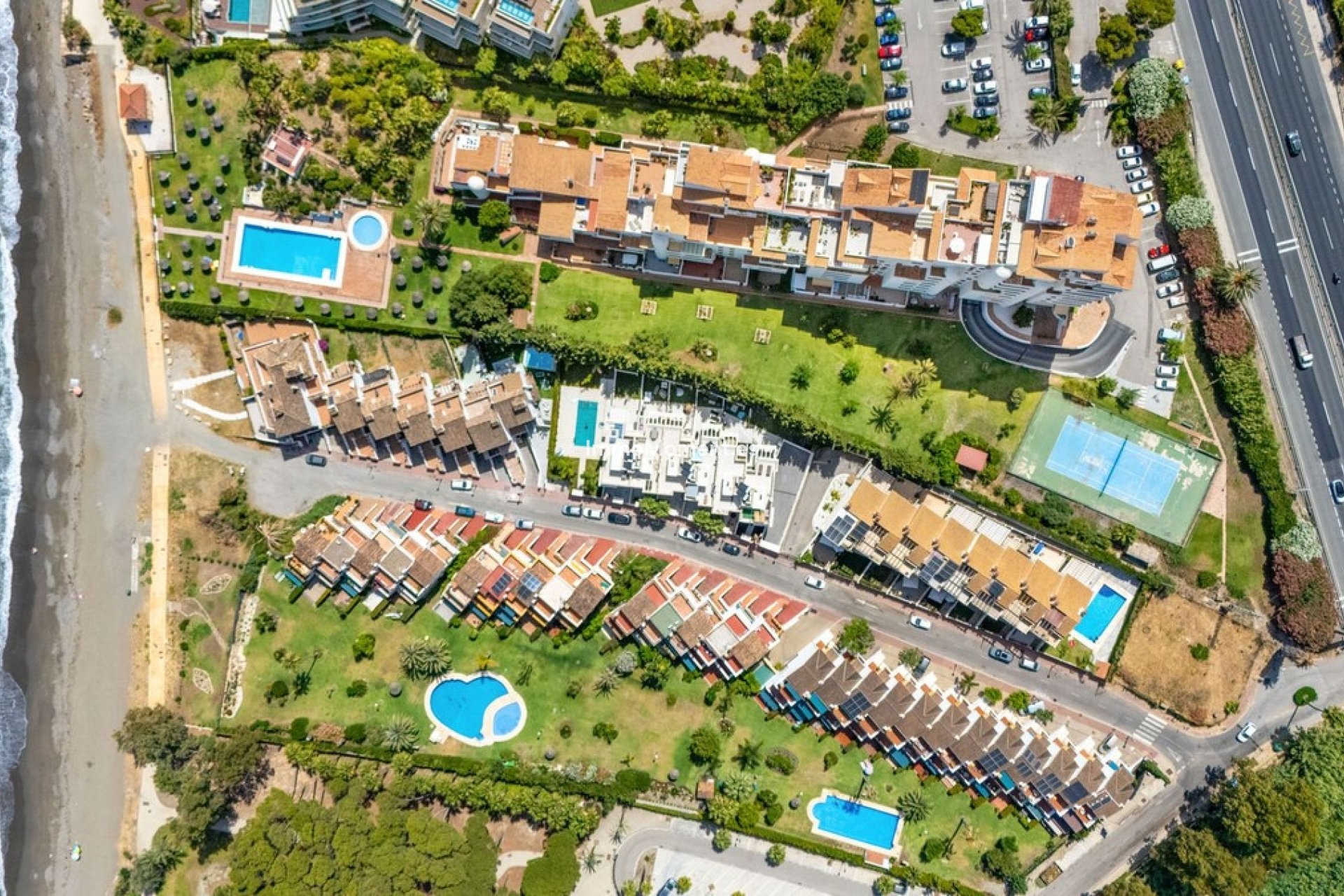 Resale - Townhouse - Estepona - Estepona Centro