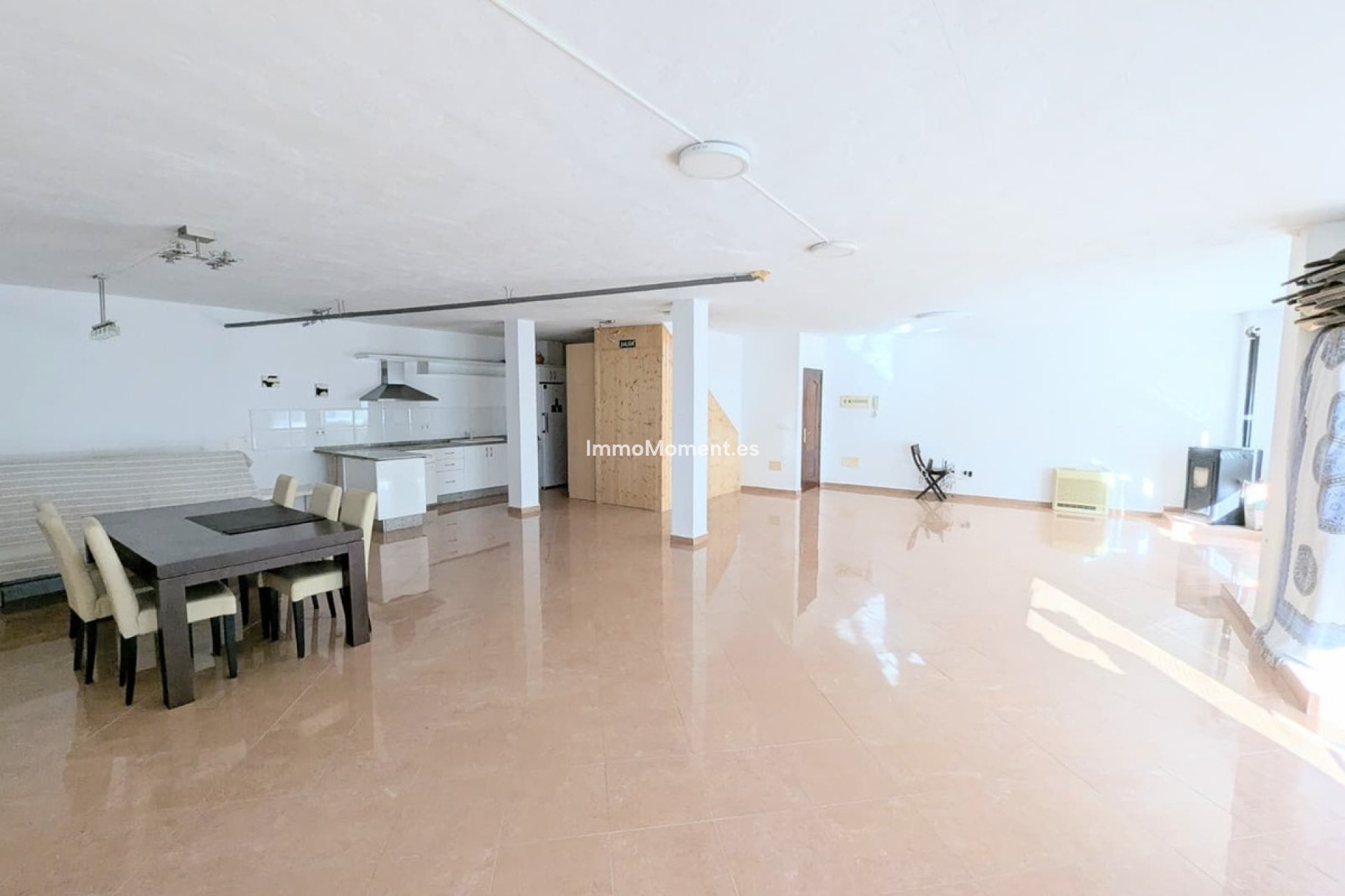 Resale - Townhouse - Inland  - Guaro