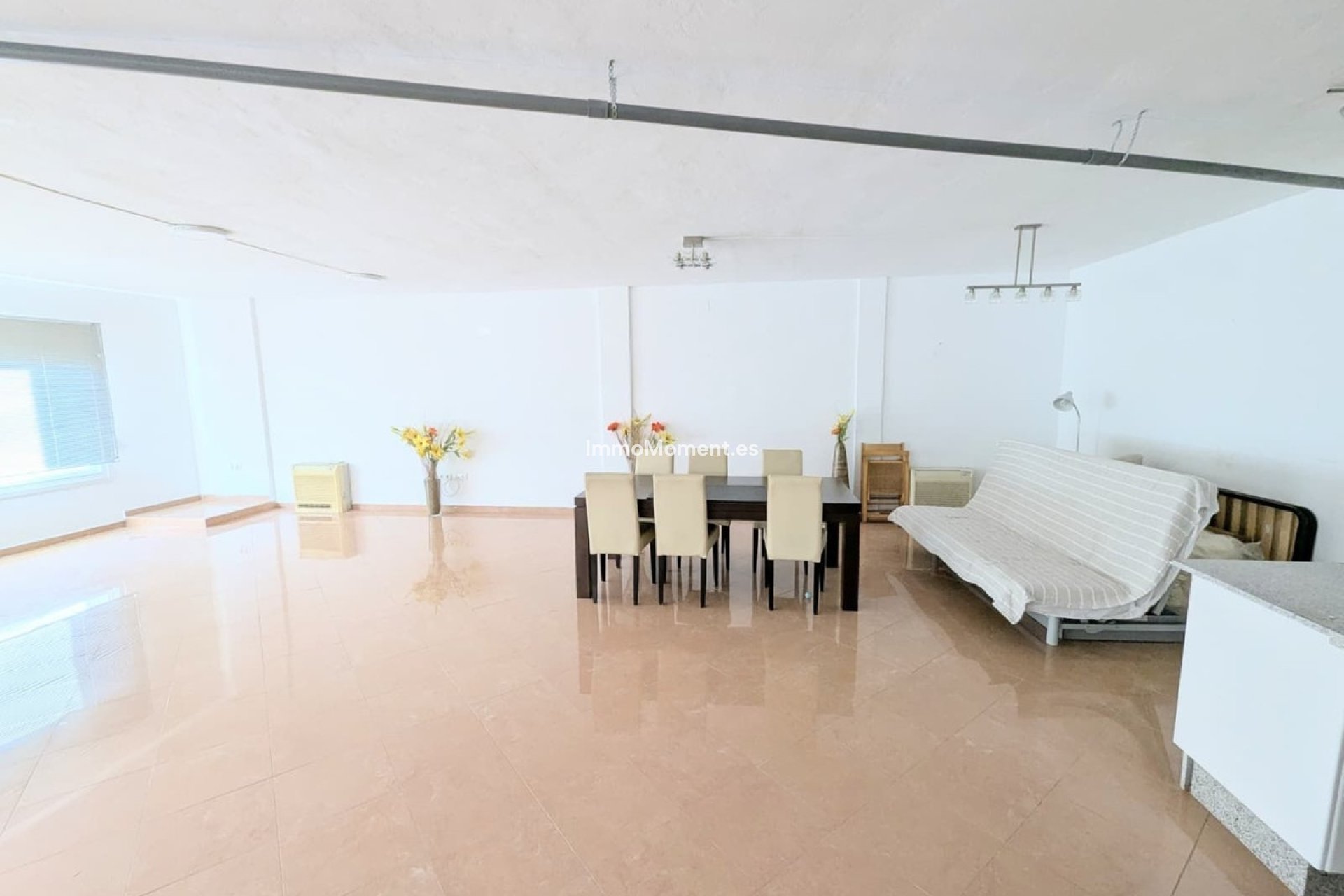 Resale - Townhouse - Inland  - Guaro