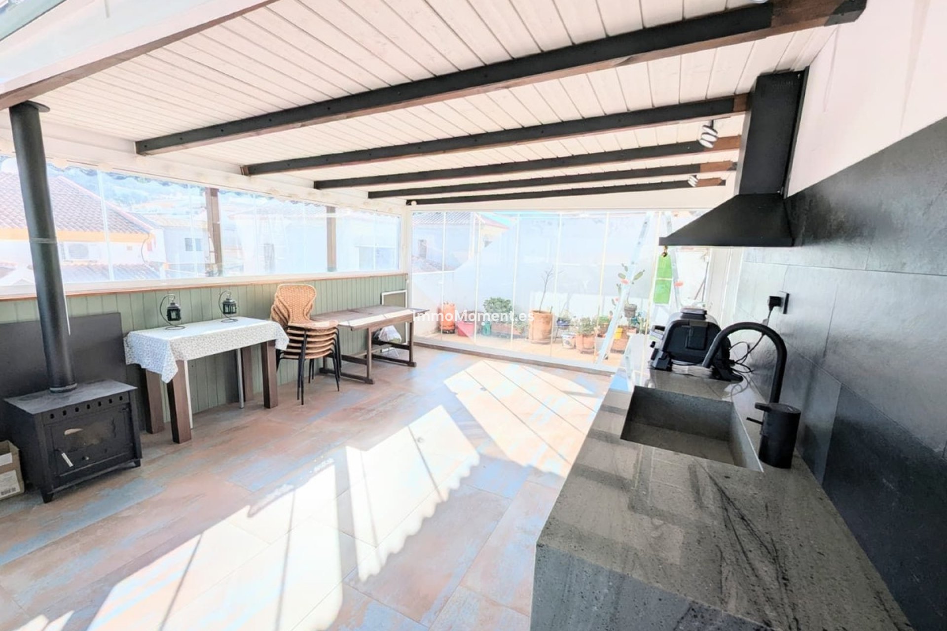 Resale - Townhouse - Inland  - Guaro