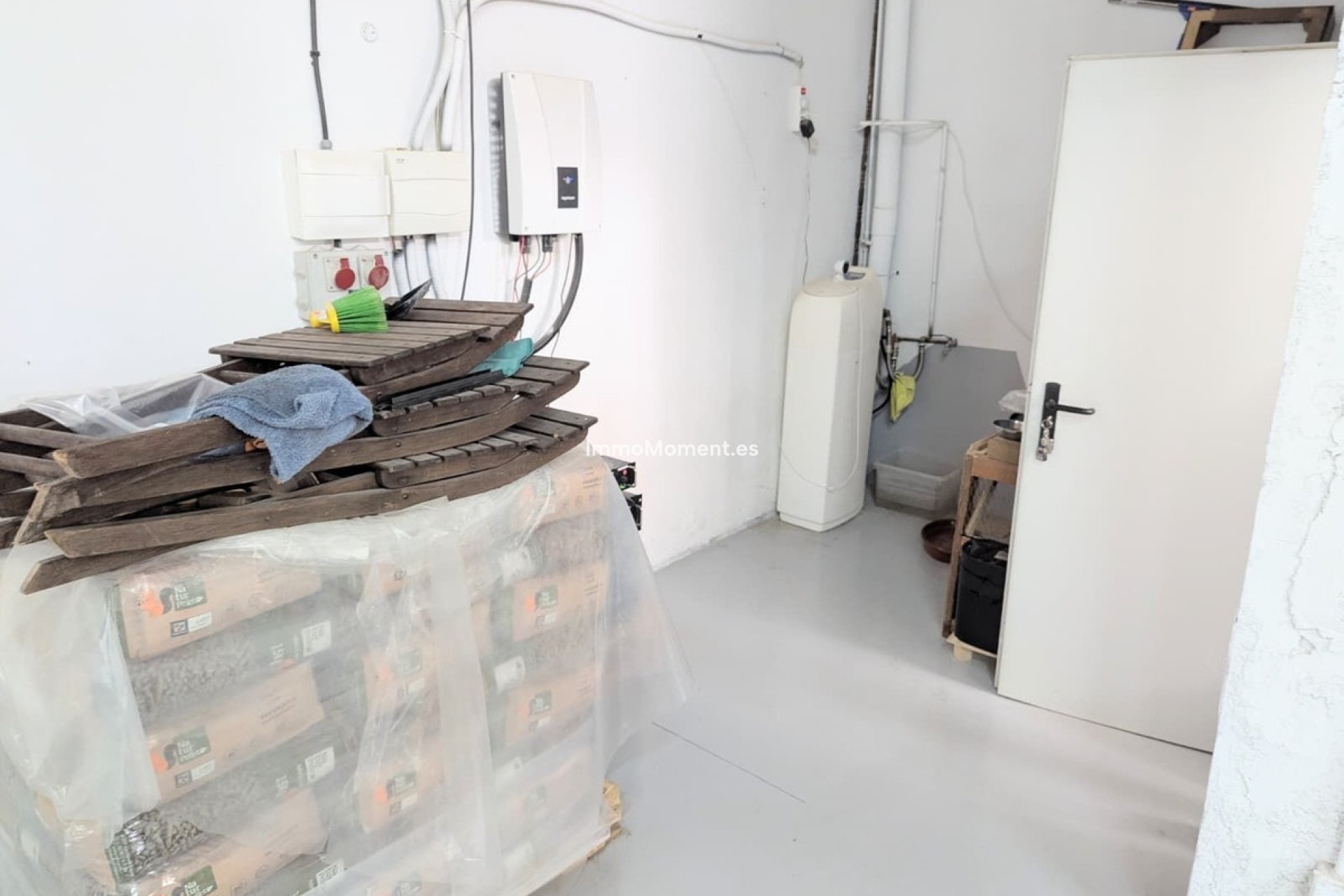 Resale - Townhouse - Inland  - Guaro