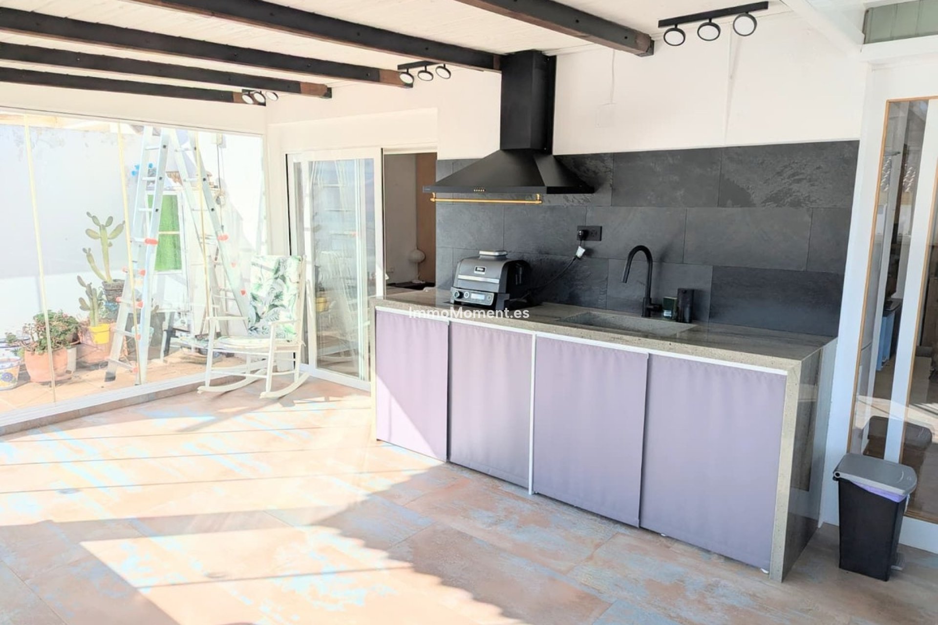 Resale - Townhouse - Inland  - Guaro