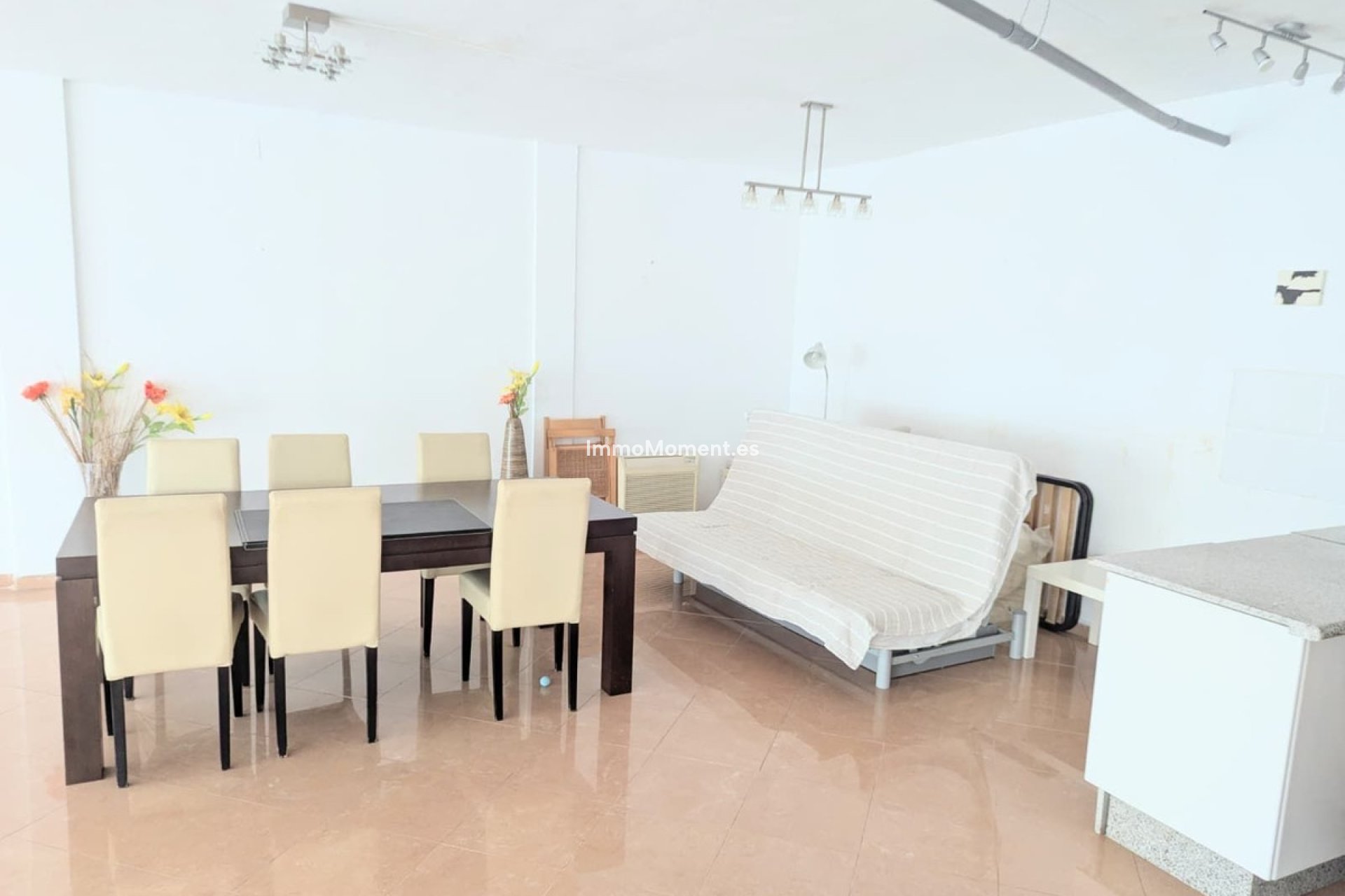 Resale - Townhouse - Inland  - Guaro