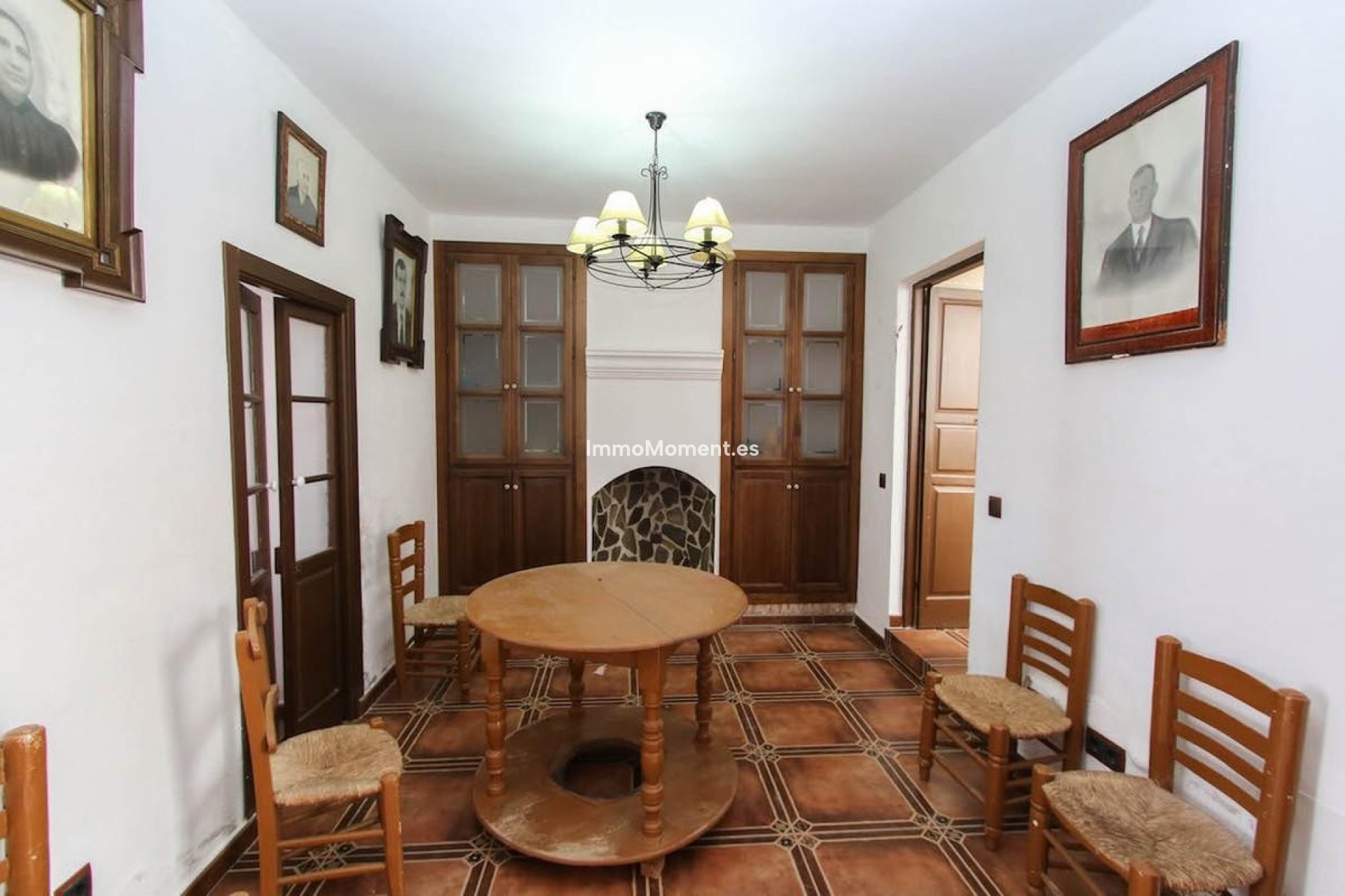 Resale - Townhouse - Inland  - Guaro