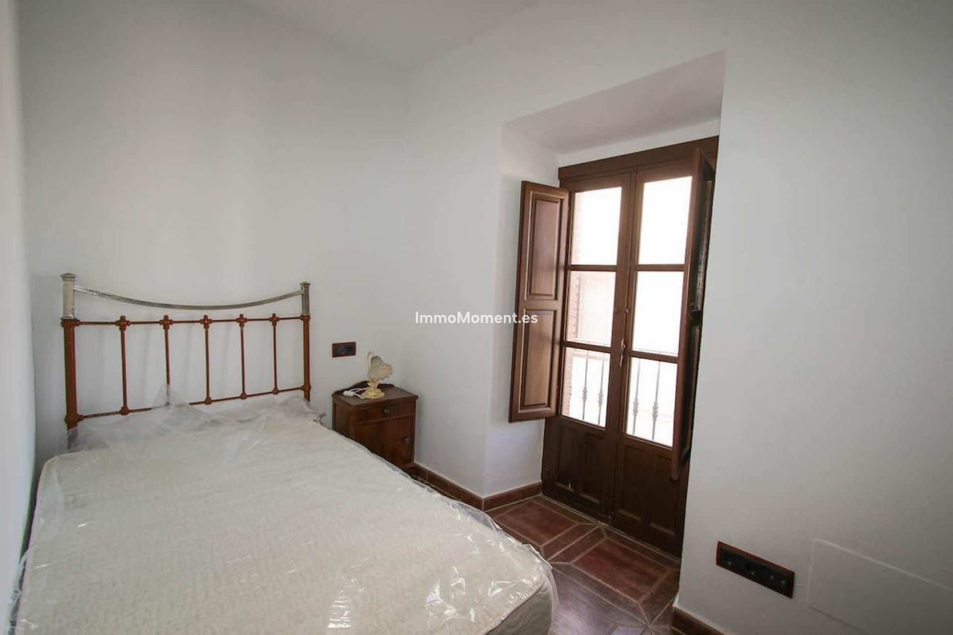 Resale - Townhouse - Inland  - Guaro