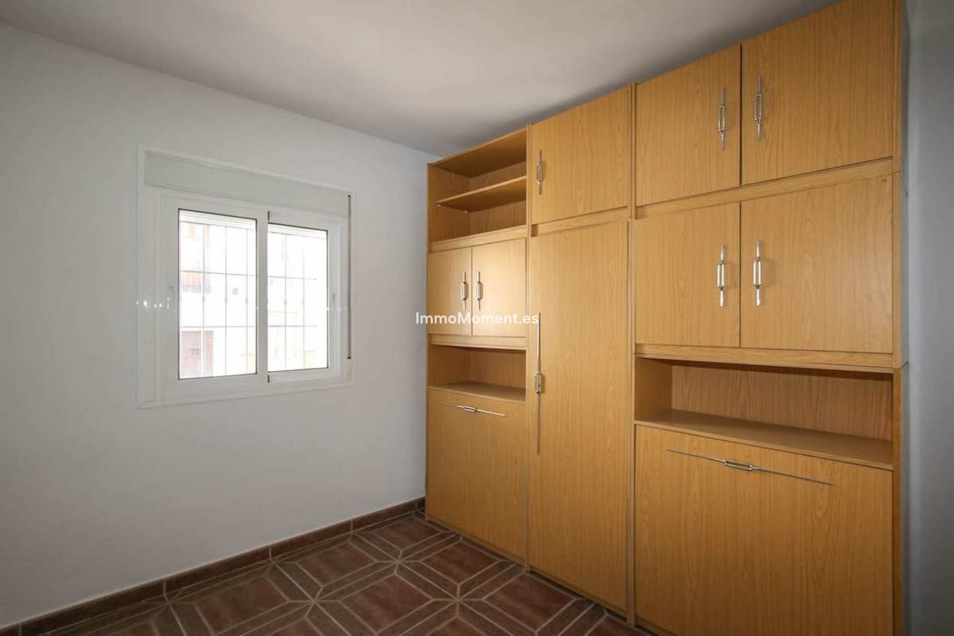 Resale - Townhouse - Inland  - Guaro