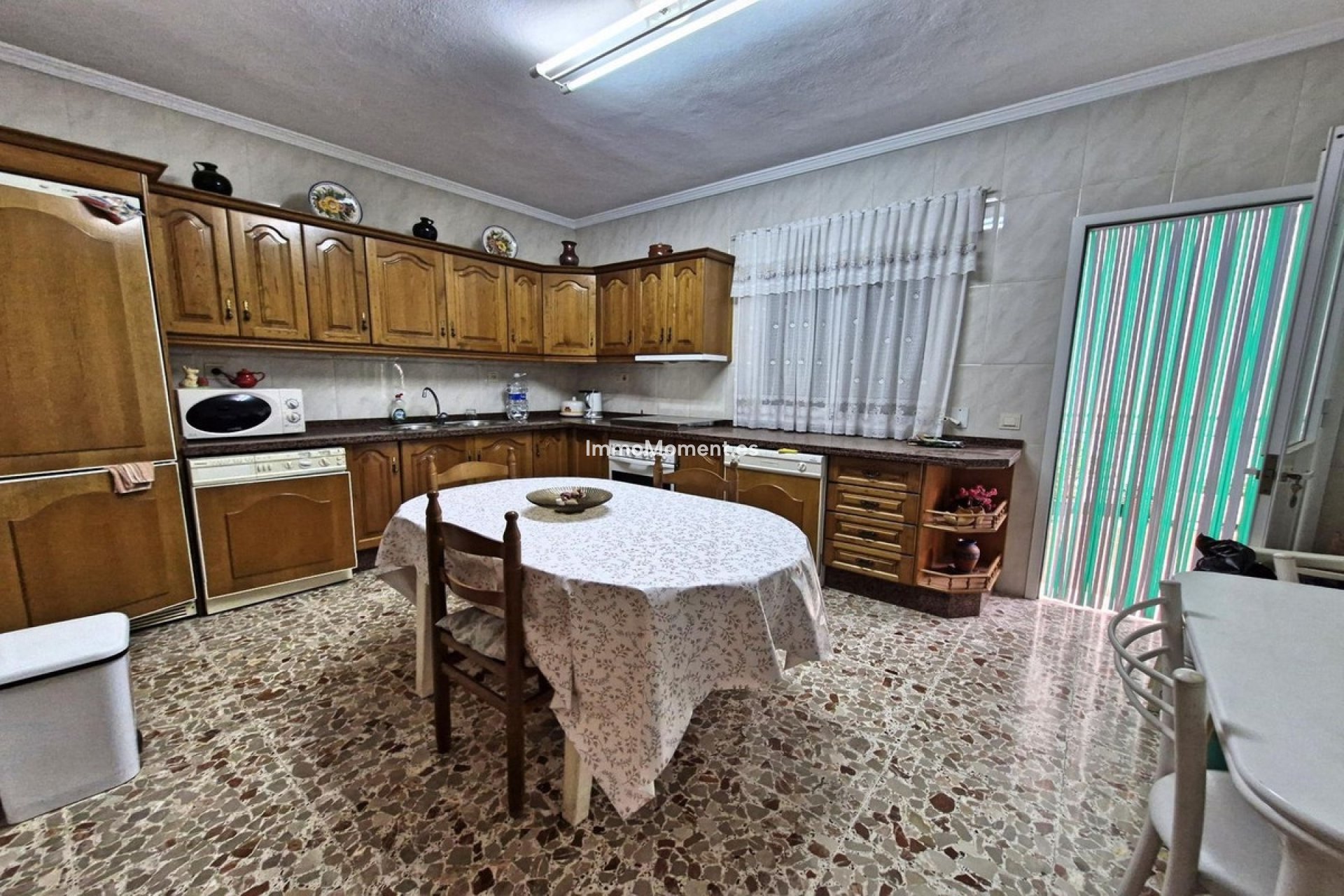 Resale - Townhouse - Inland  - Guaro