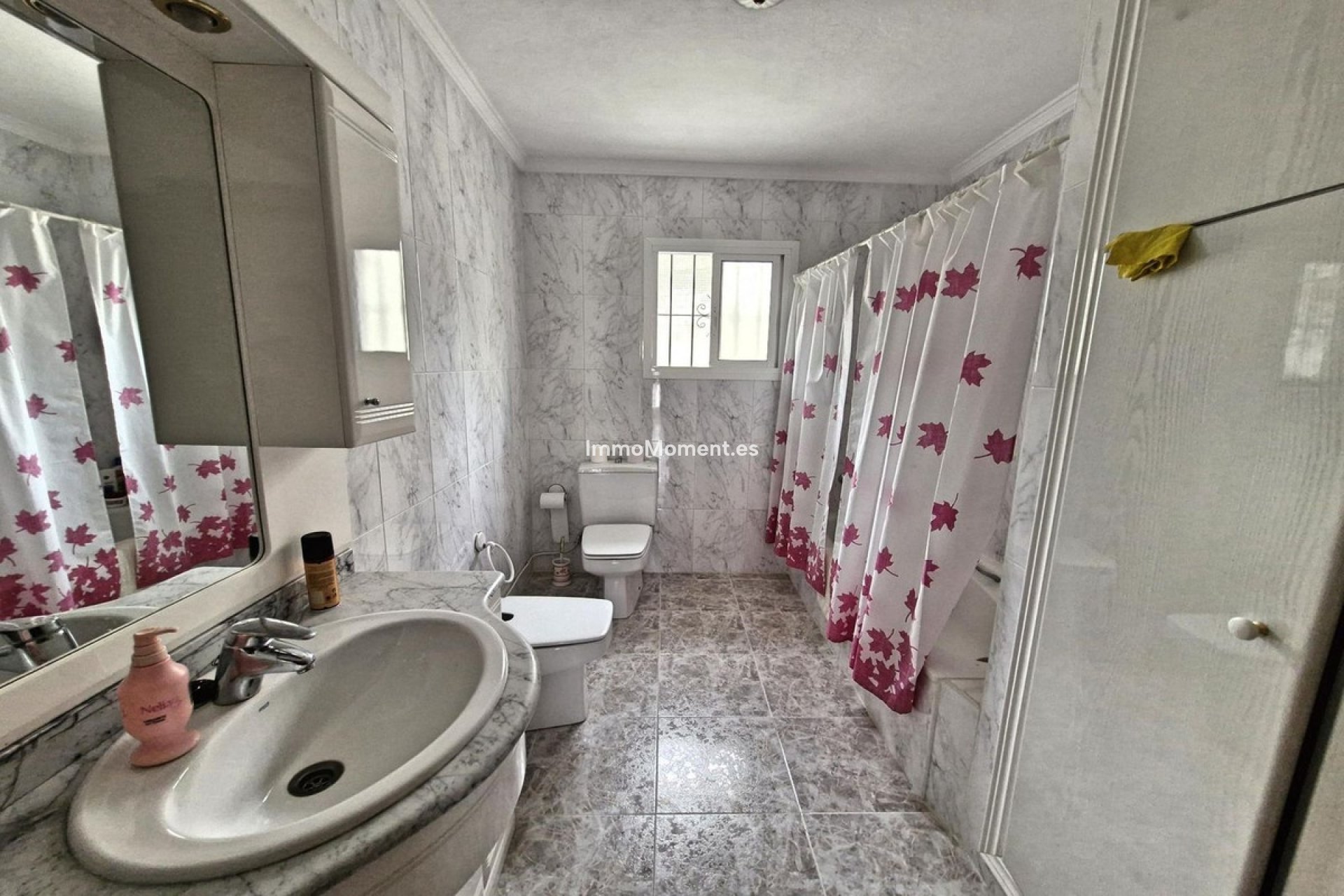 Resale - Townhouse - Inland  - Guaro