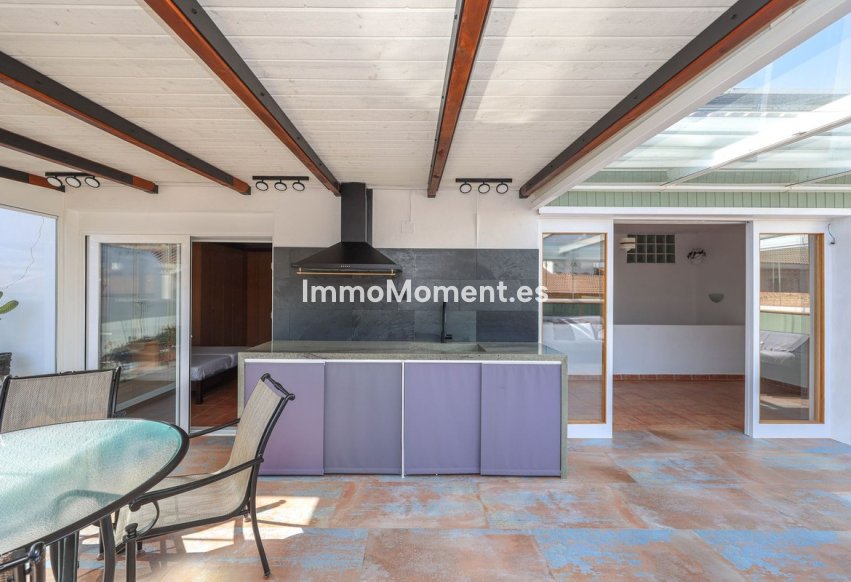 Resale - Townhouse - Inland  - Guaro