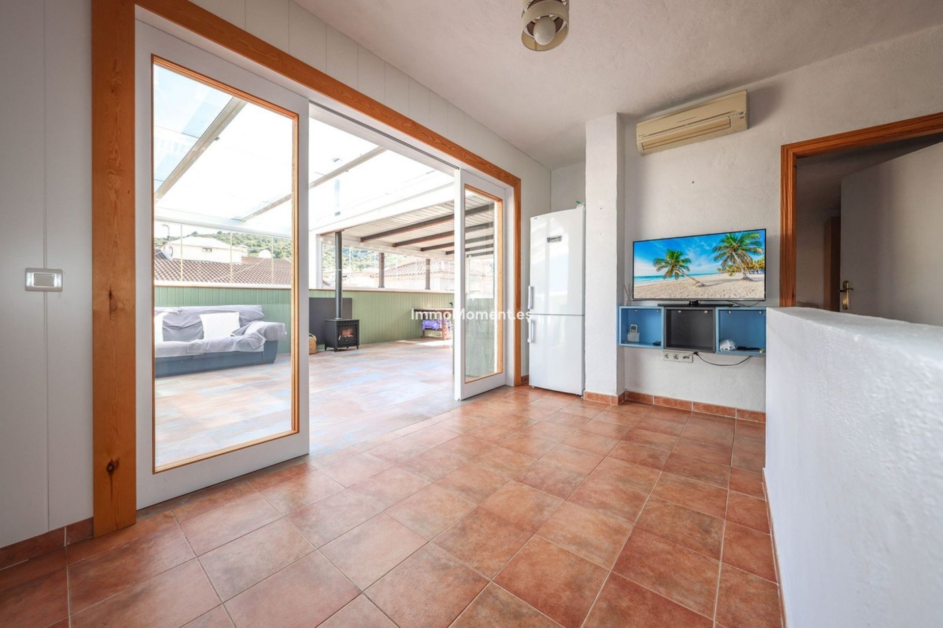 Resale - Townhouse - Inland  - Guaro