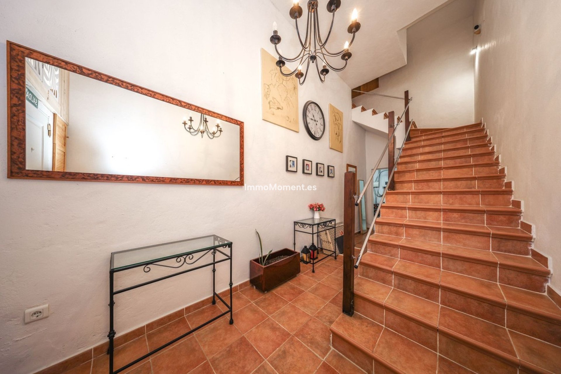 Resale - Townhouse - Inland  - Guaro