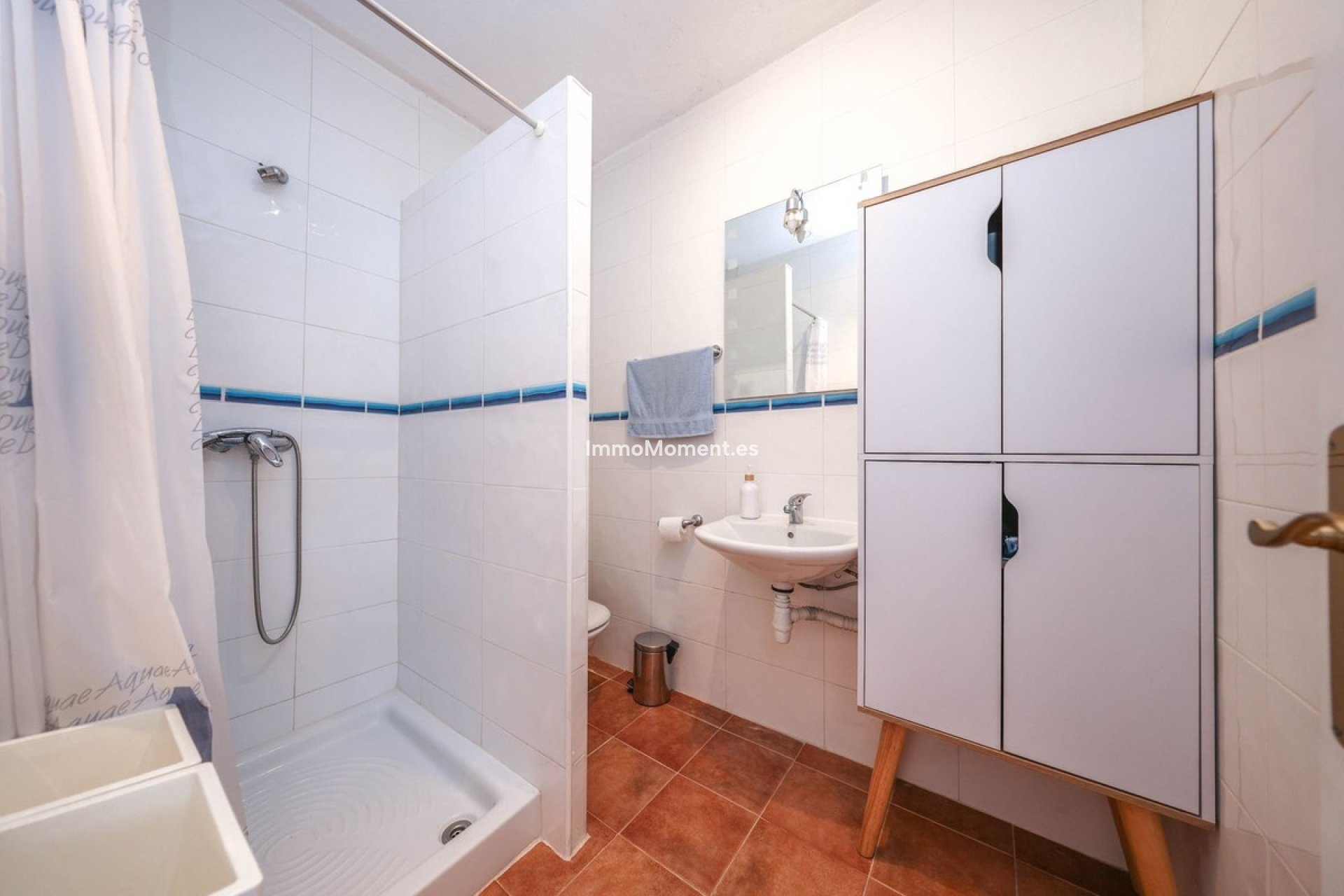 Resale - Townhouse - Inland  - Guaro