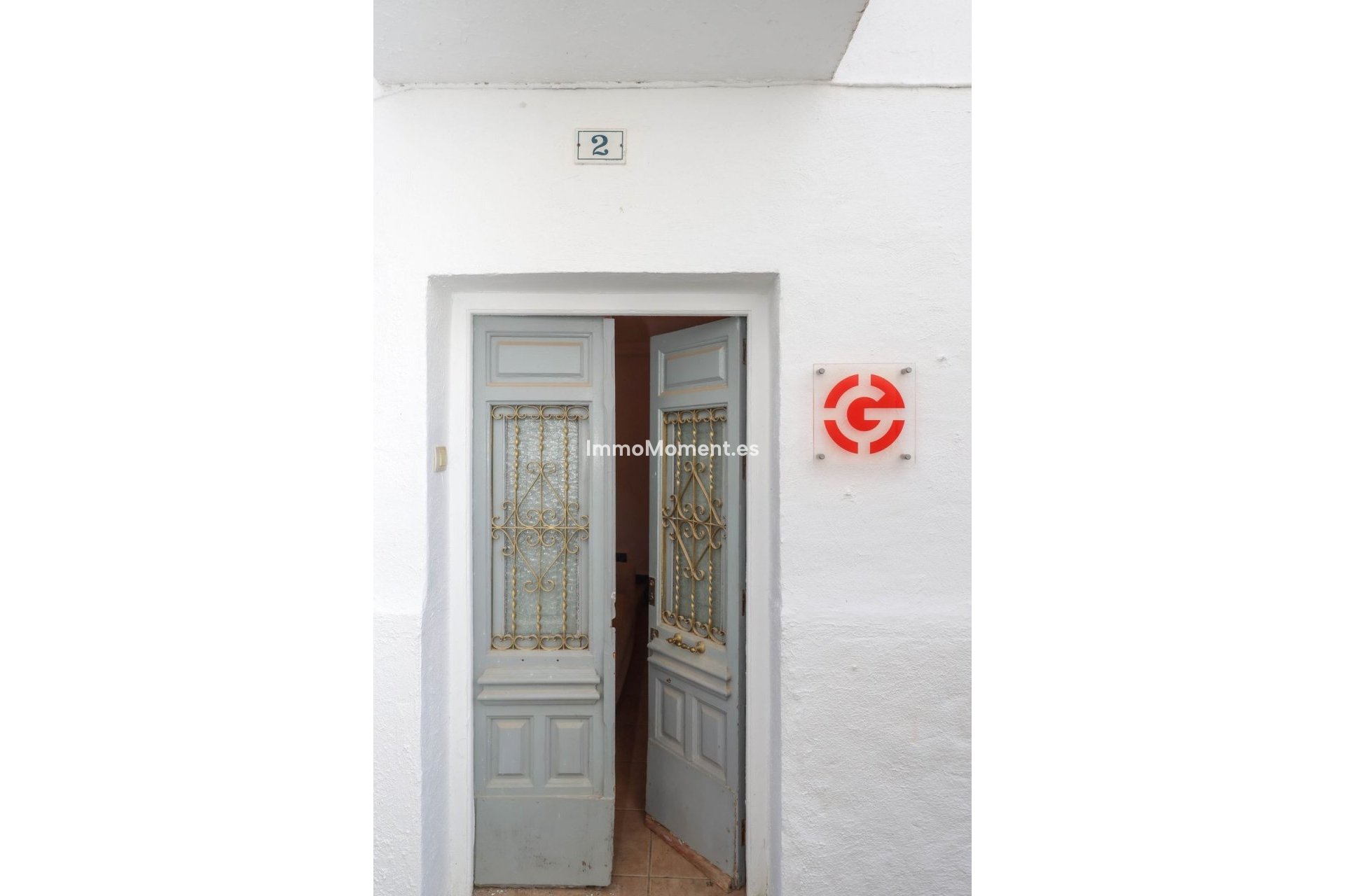 Resale - Townhouse - Inland  - Guaro