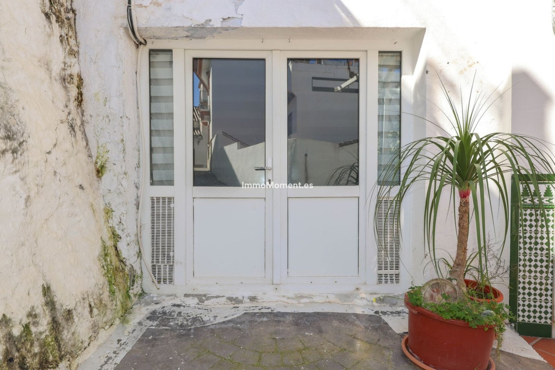 Resale - Townhouse - Inland  - Guaro