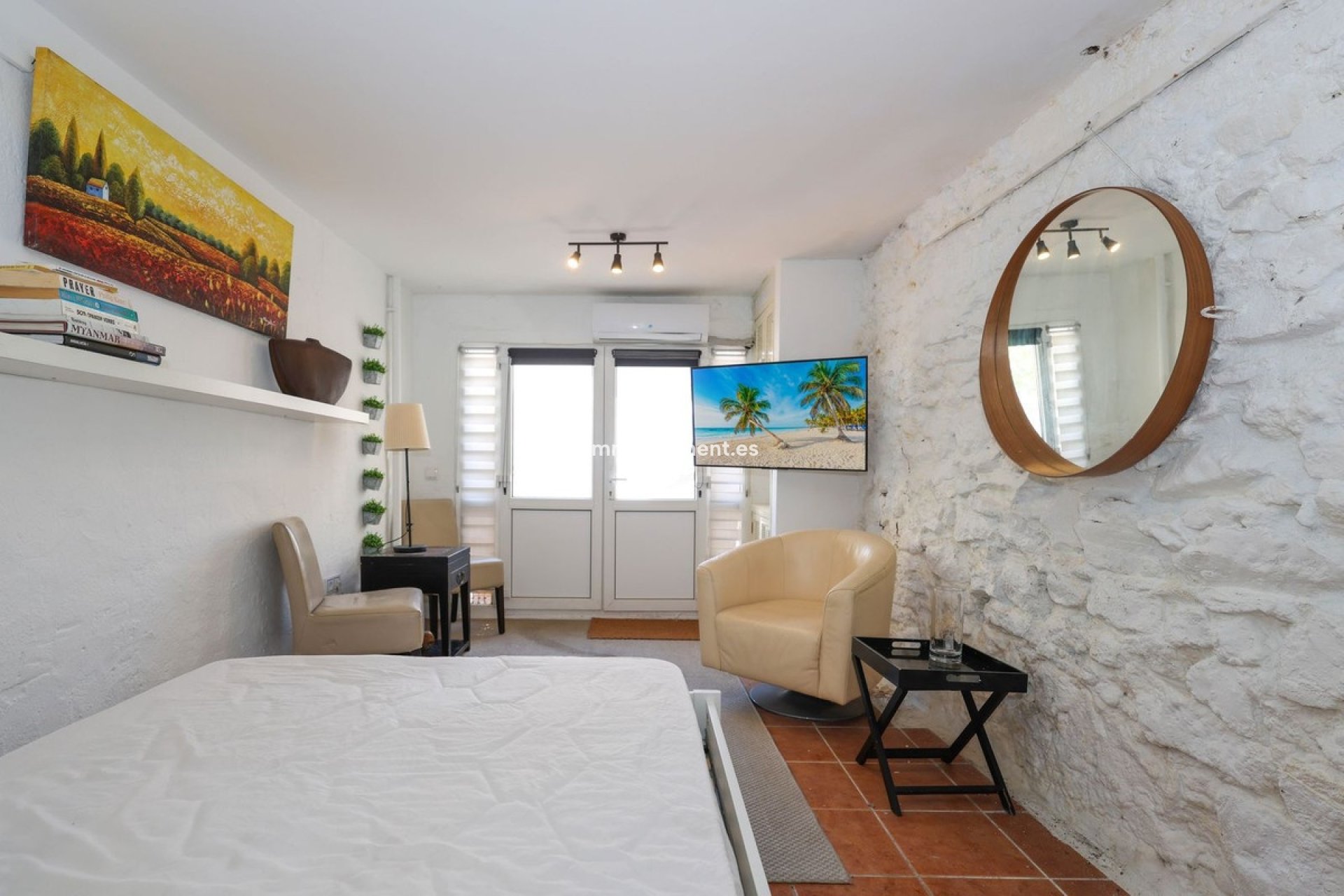 Resale - Townhouse - Inland  - Guaro