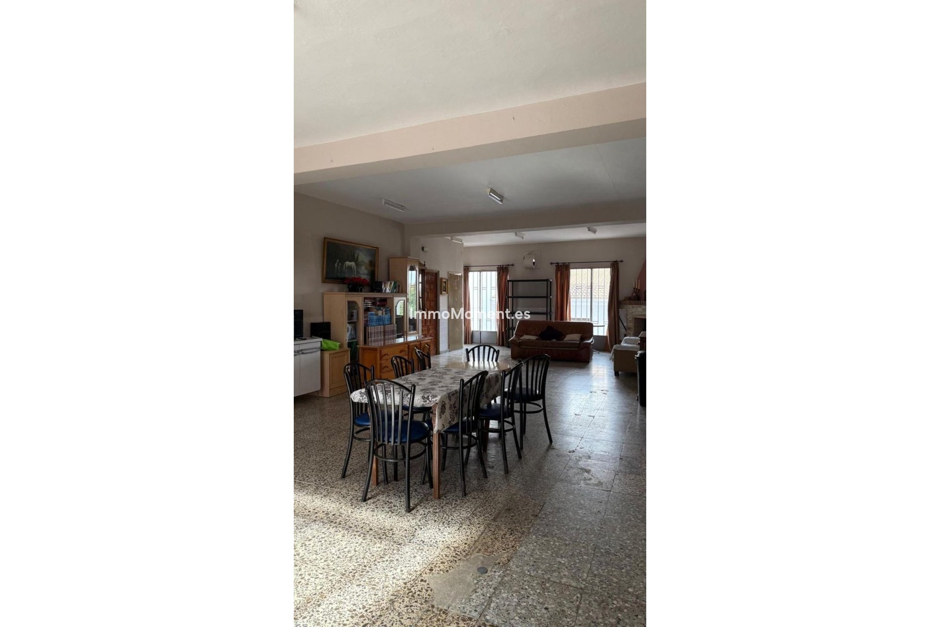 Resale - Townhouse - Inland  - Guaro