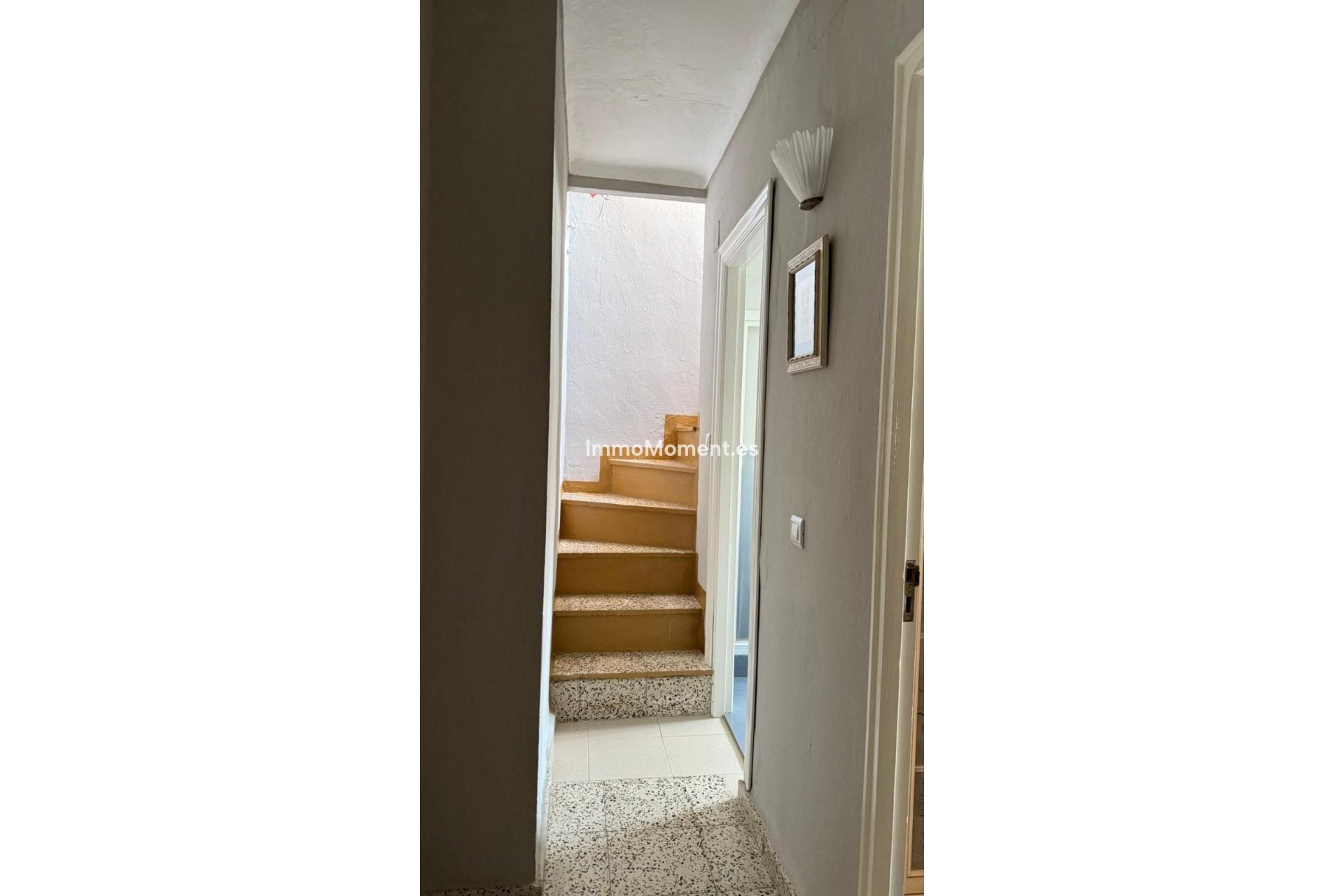 Resale - Townhouse - Inland  - Guaro
