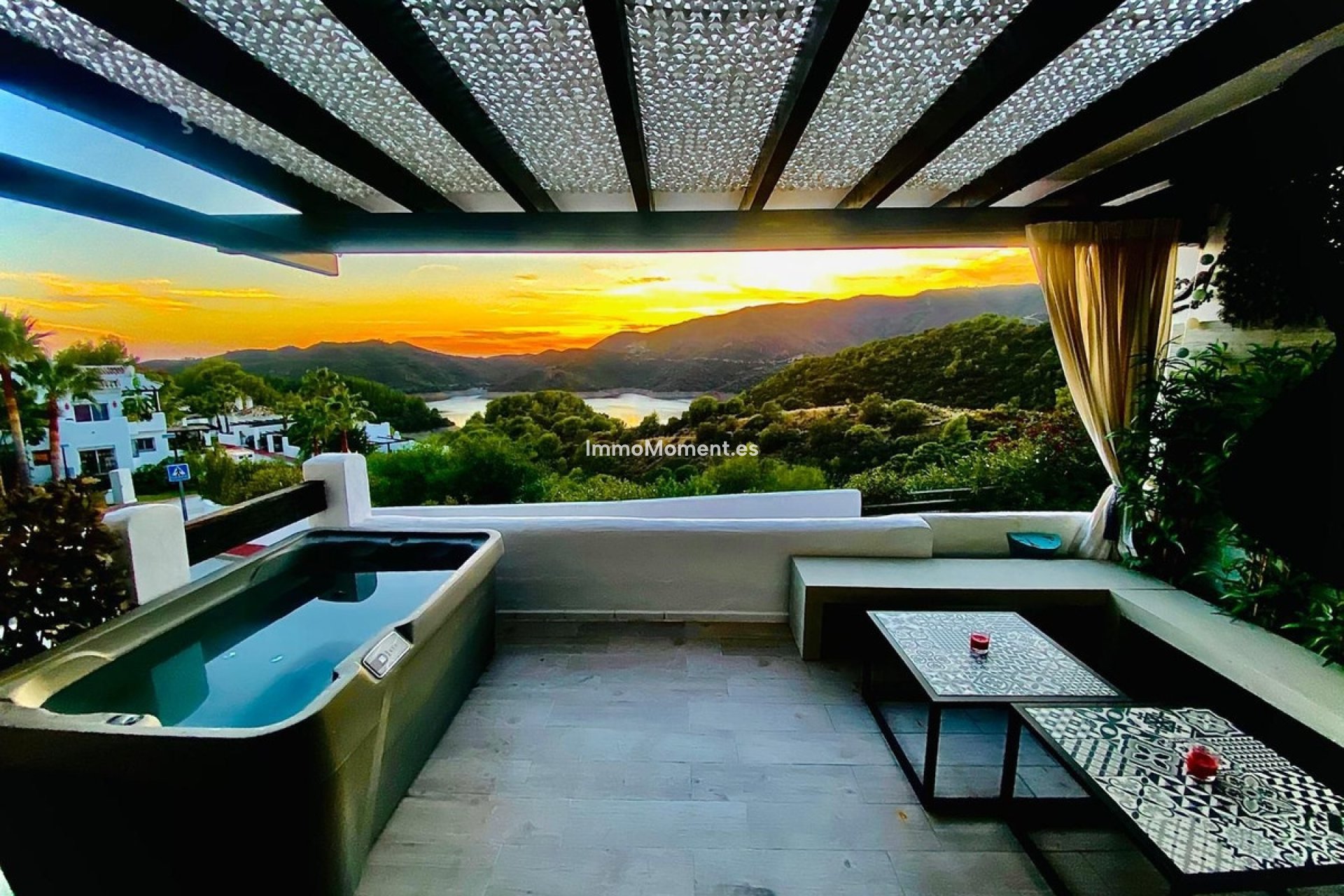 Resale - Townhouse - Inland  - Istán