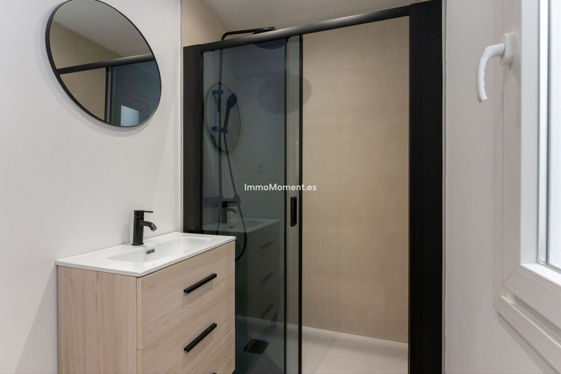 Resale - Townhouse - Inland  - Monda