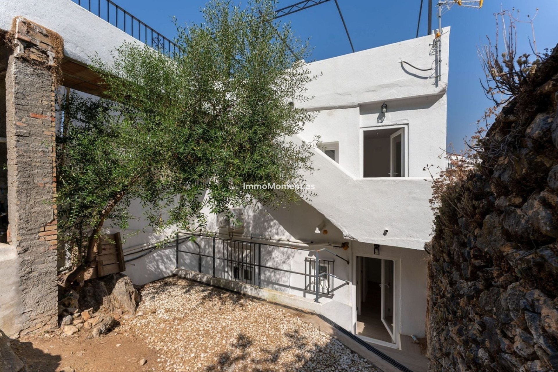 Resale - Townhouse - Inland  - Monda