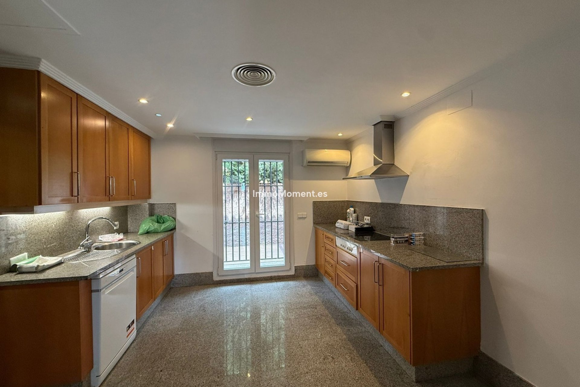 Resale - Townhouse - Marbella - Marbella Centro