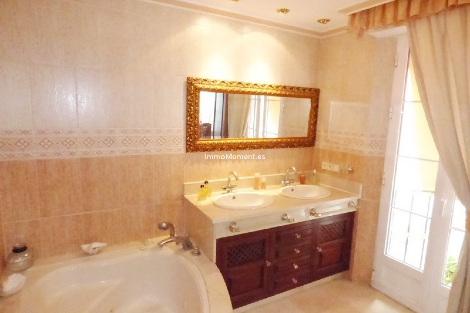 Resale - Townhouse - Marbella - Marbella Centro