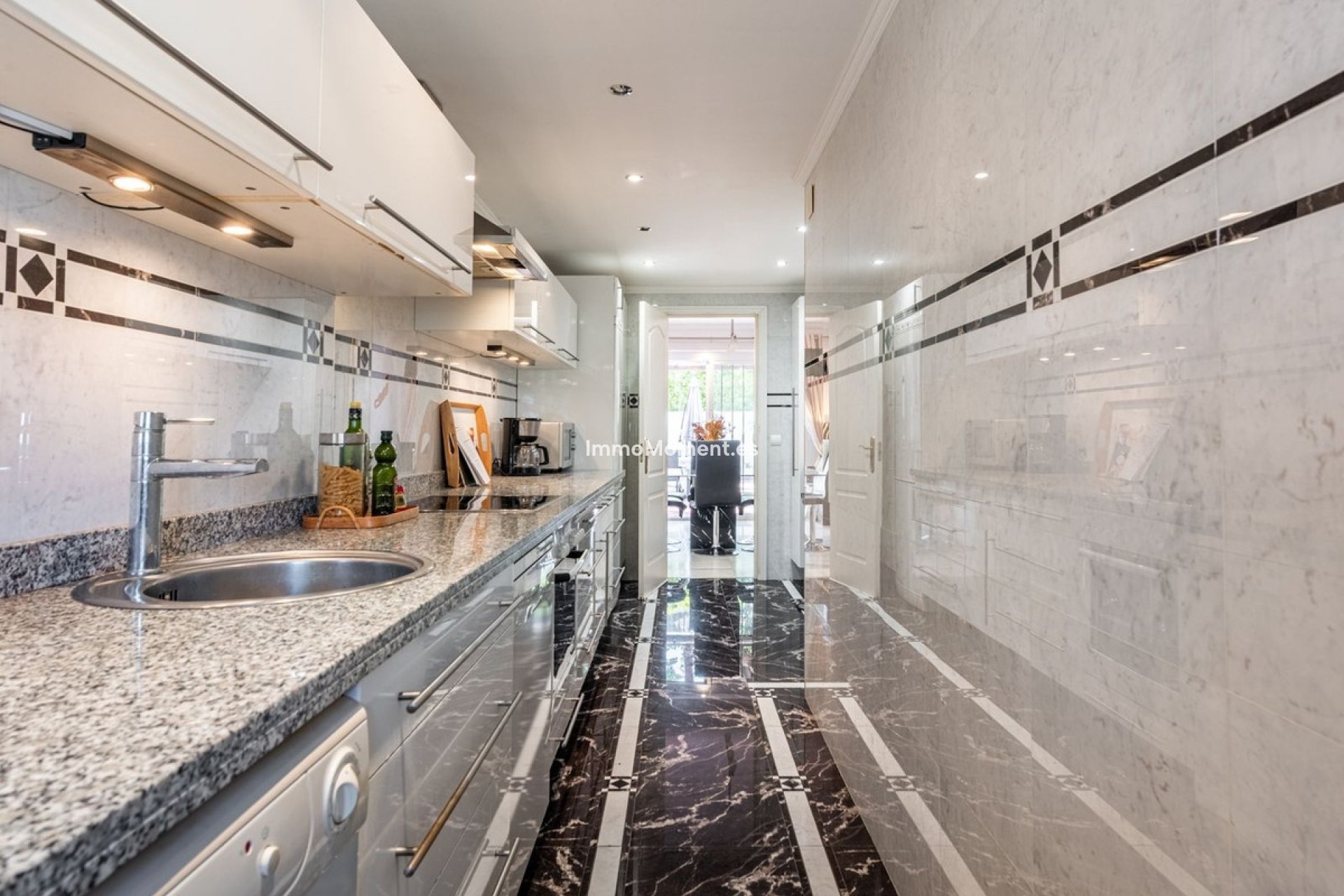 Resale - Townhouse - Marbella - Nueva Andalucía
