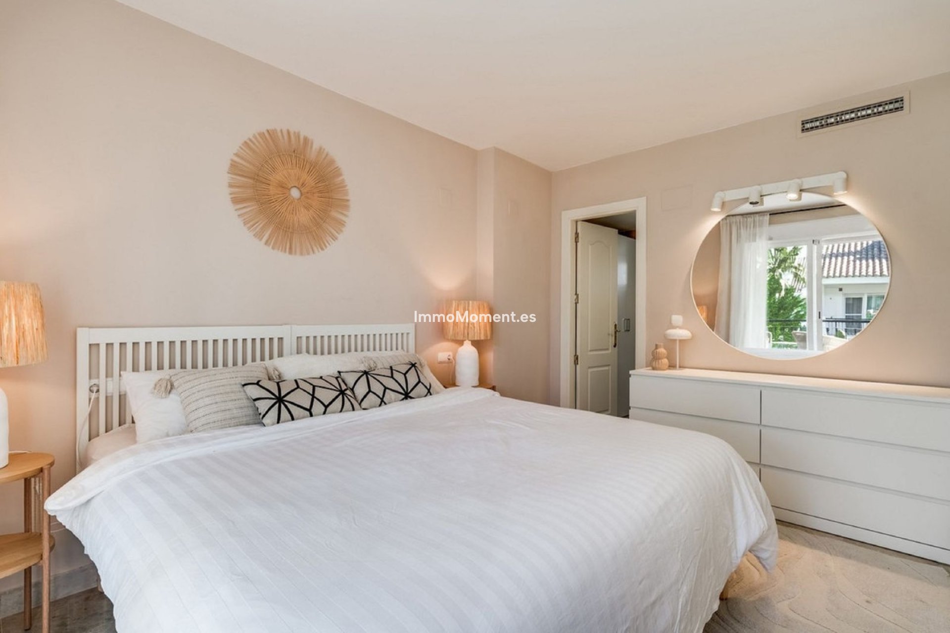 Resale - Townhouse - Marbella - Nueva Andalucía