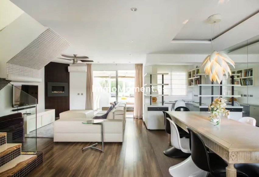 Resale - Townhouse - Marbella - Nueva Andalucía