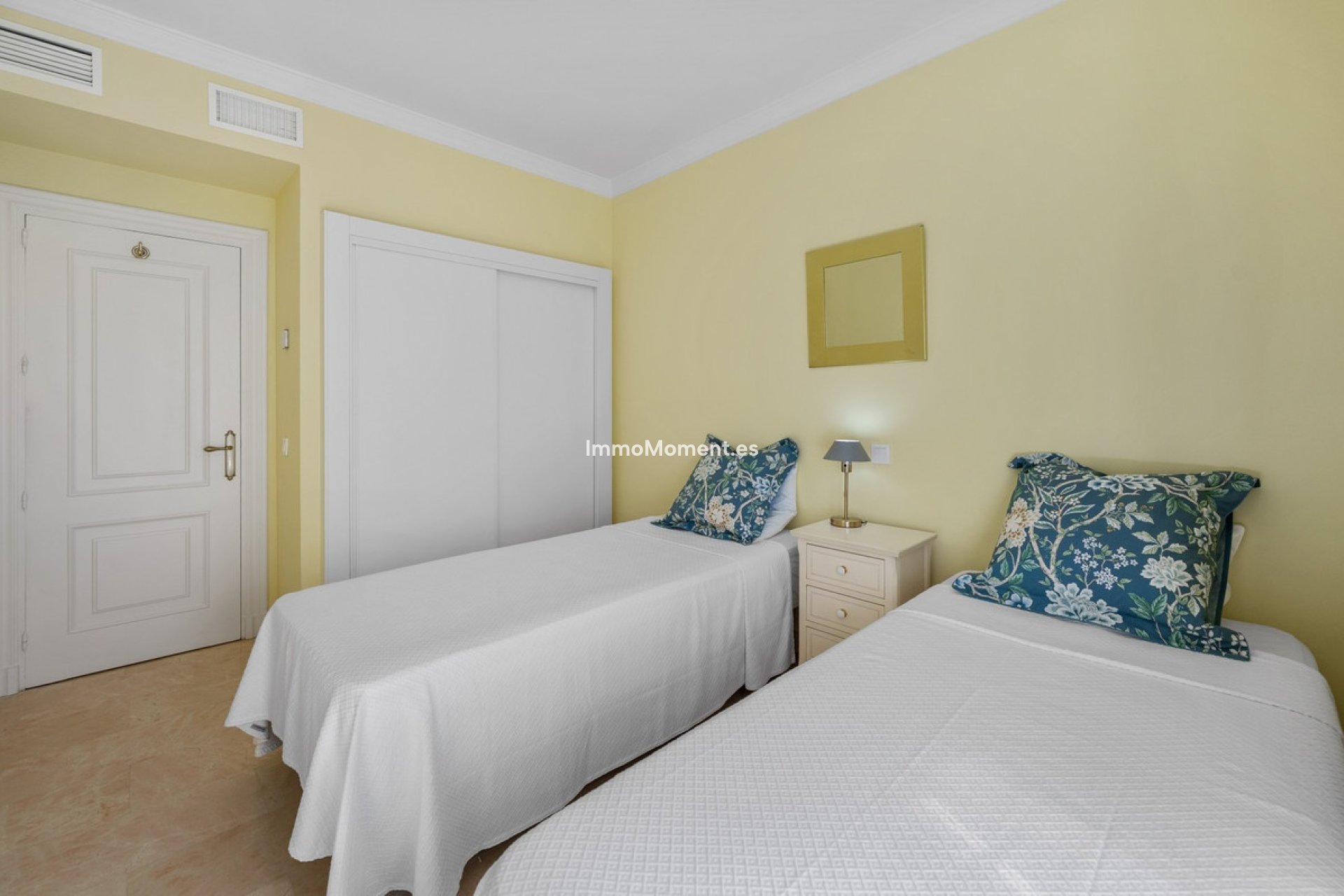 Resale - Townhouse - Marbella - Nueva Andalucía