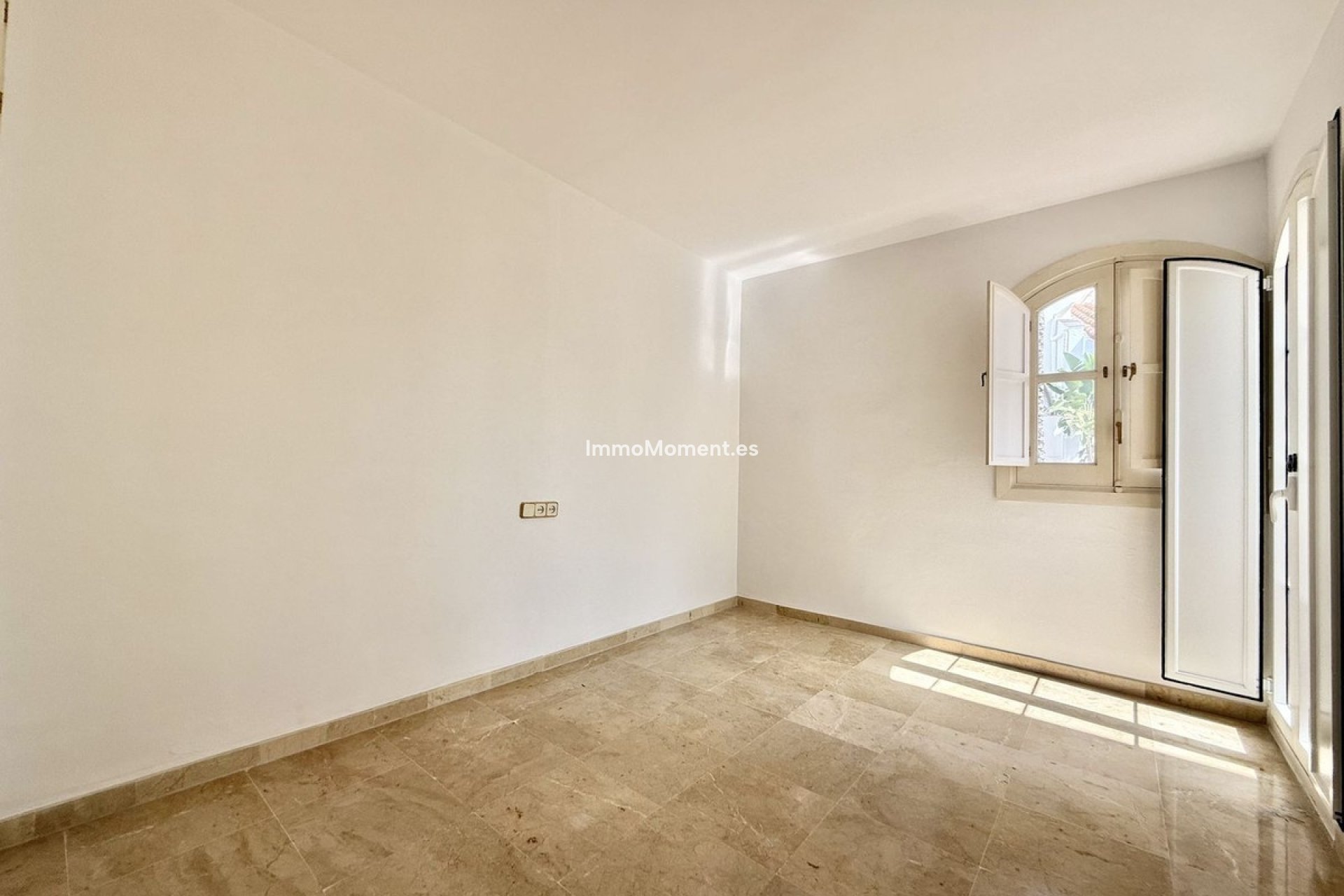 Resale - Townhouse - Marbella - Nueva Andalucía