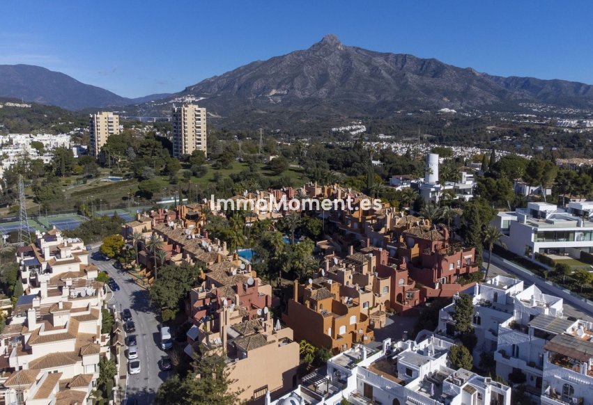 Resale - Townhouse - Marbella - Nueva Andalucía